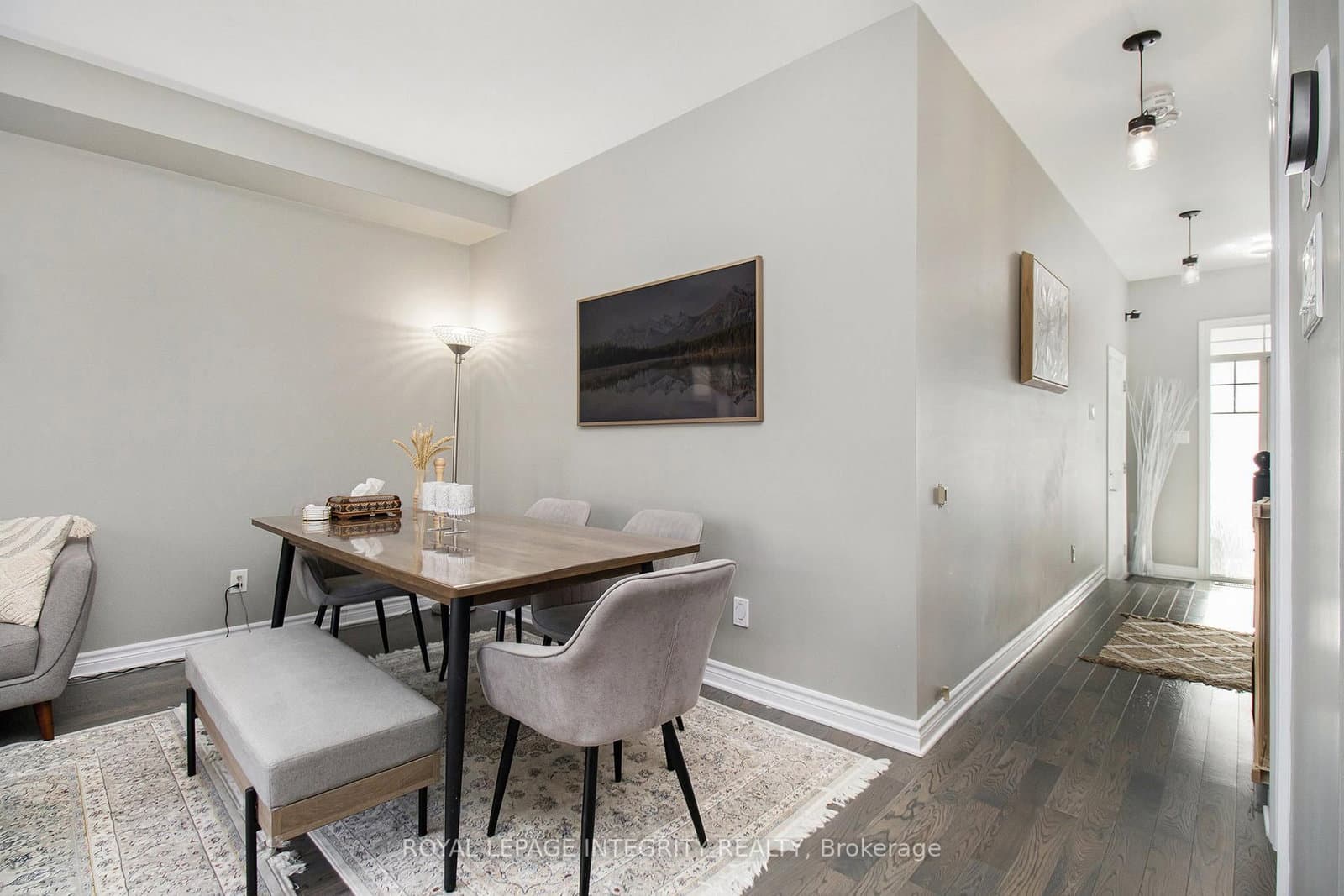 675 Lauraleaf Crescent, Ottawa, ON — photo 3