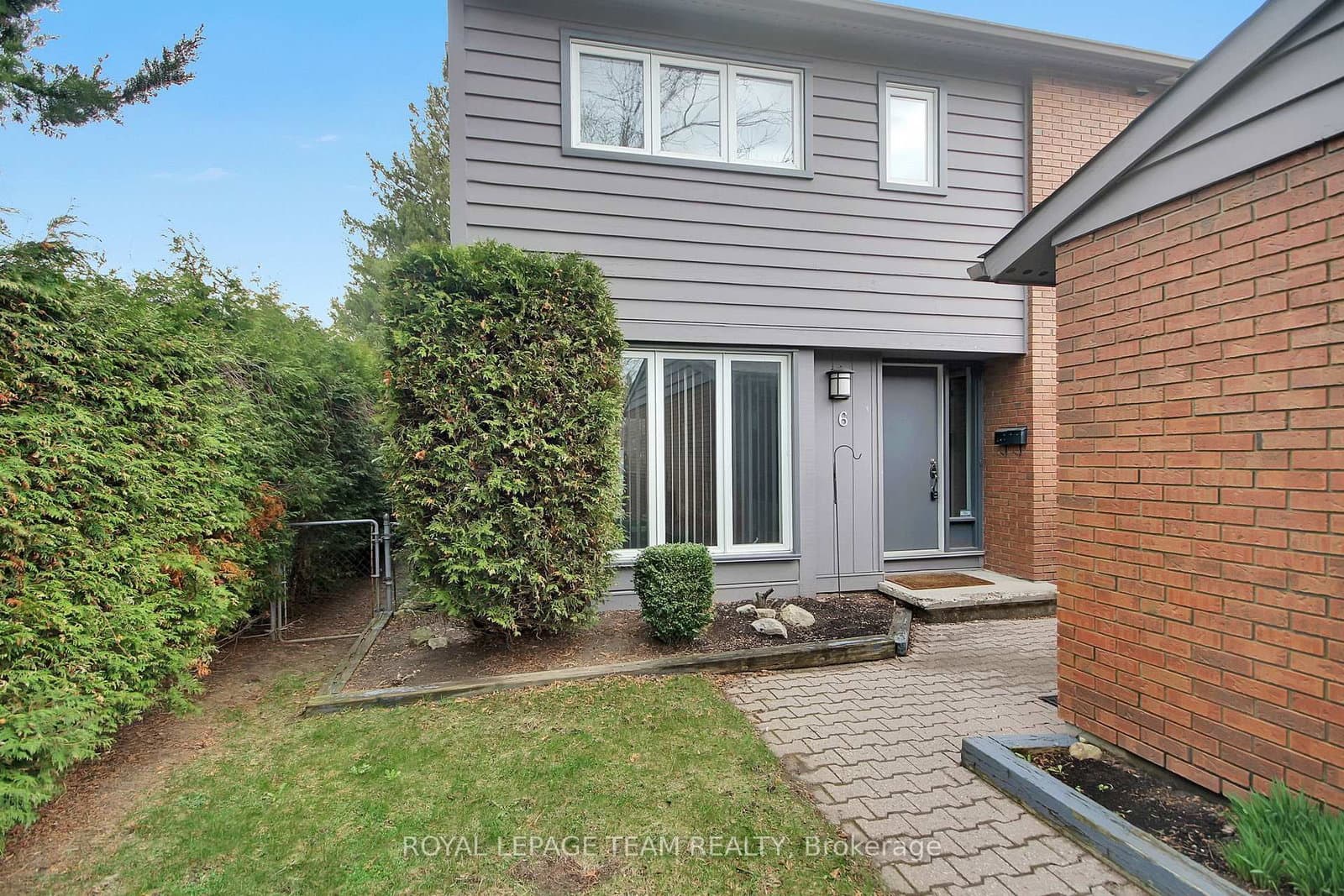 6 BURNETTS GROVE Circle, Ottawa, ON — photo 2