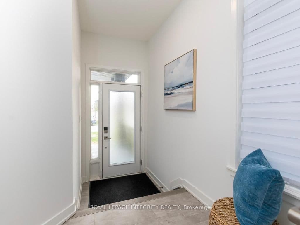 28 Mendoza Way, Ottawa, ON — photo 2