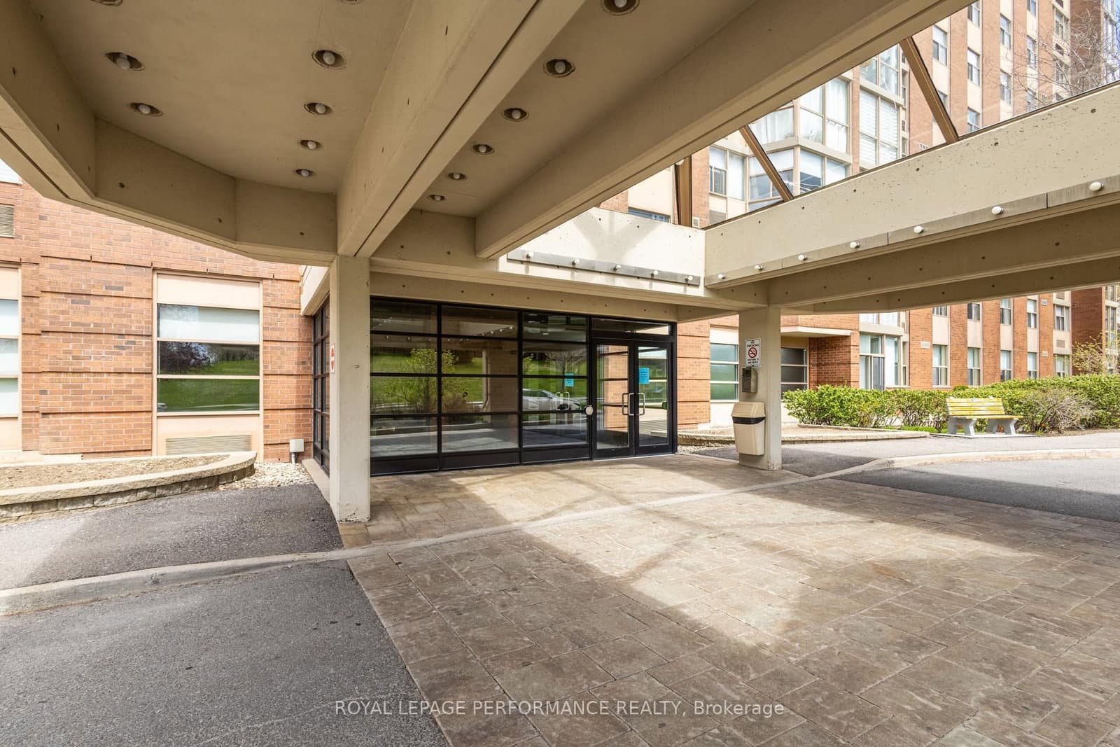 1606 - 2760 Carousel Crescent, Ottawa, ON — photo 3