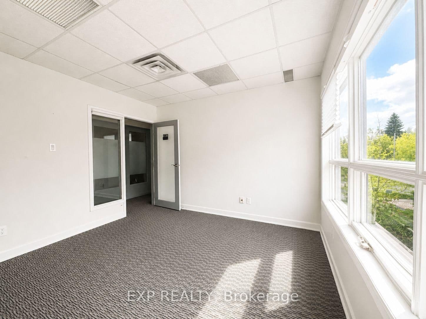 207 - 111 Sherwood Drive, Ottawa, ON — photo 3