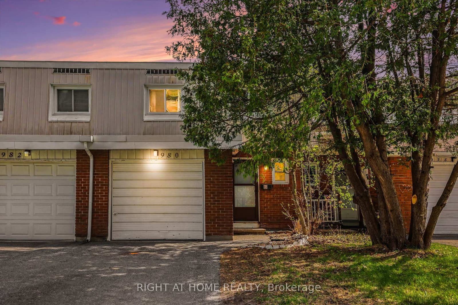 207 - 980 Gulf Place, Ottawa, ON