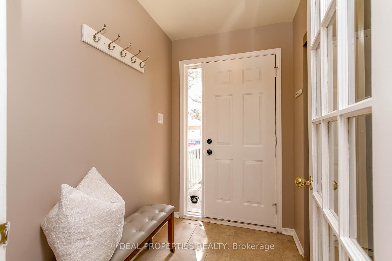 39 HUNTINGS END Avenue, Kanata, ON — photo 3
