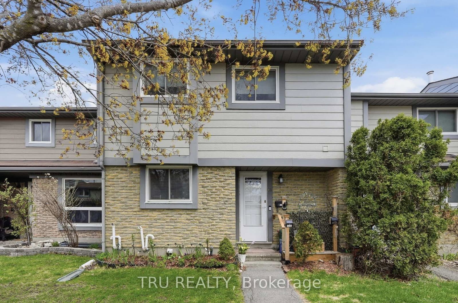 16 - 2336 Orient Park Drive, Ottawa, ON