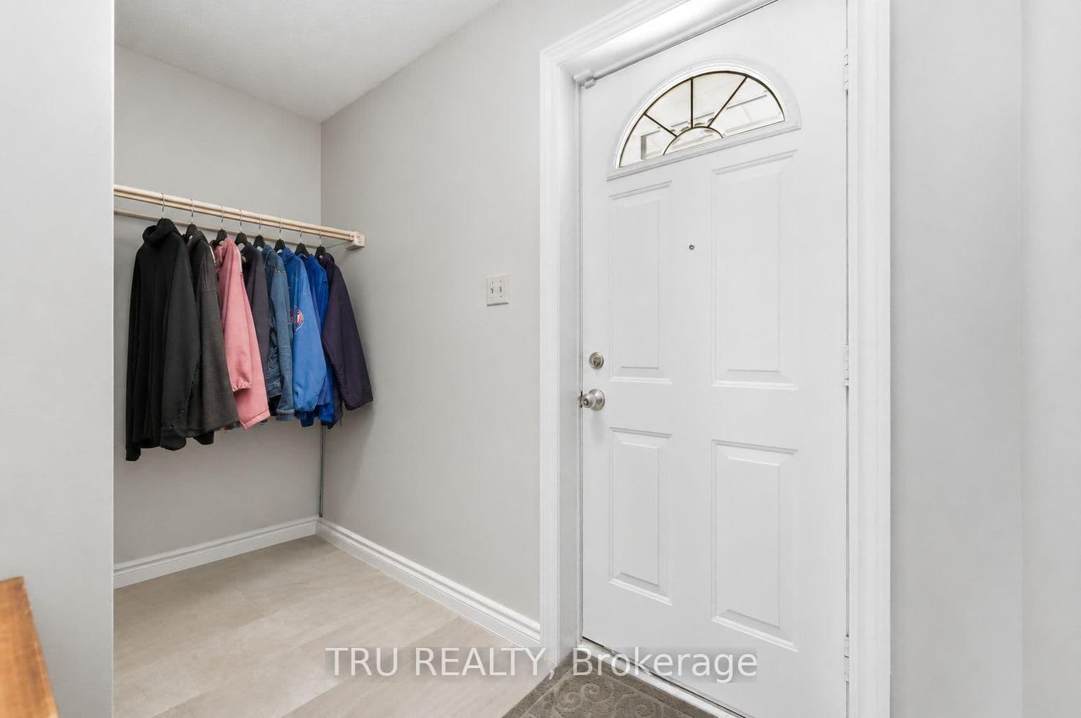 16 - 2336 Orient Park Drive, Ottawa, ON — photo 3