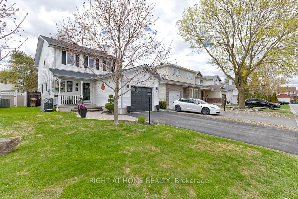 29 Peacock Crescent, Ottawa, ON