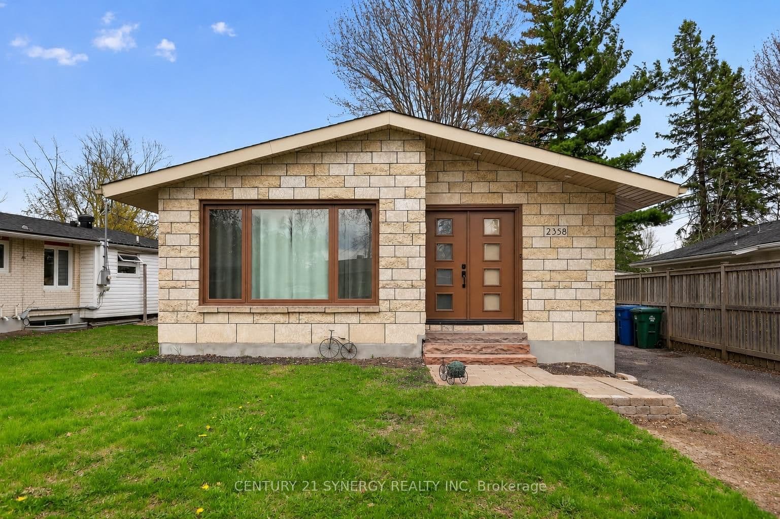 2358 Joliffe Street, Ottawa, ON