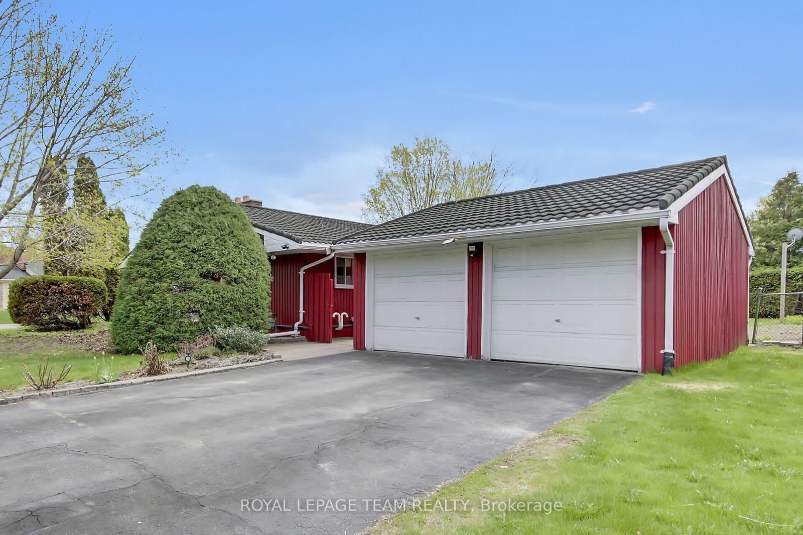 2 Aleutian Road, Ottawa, ON — photo 3