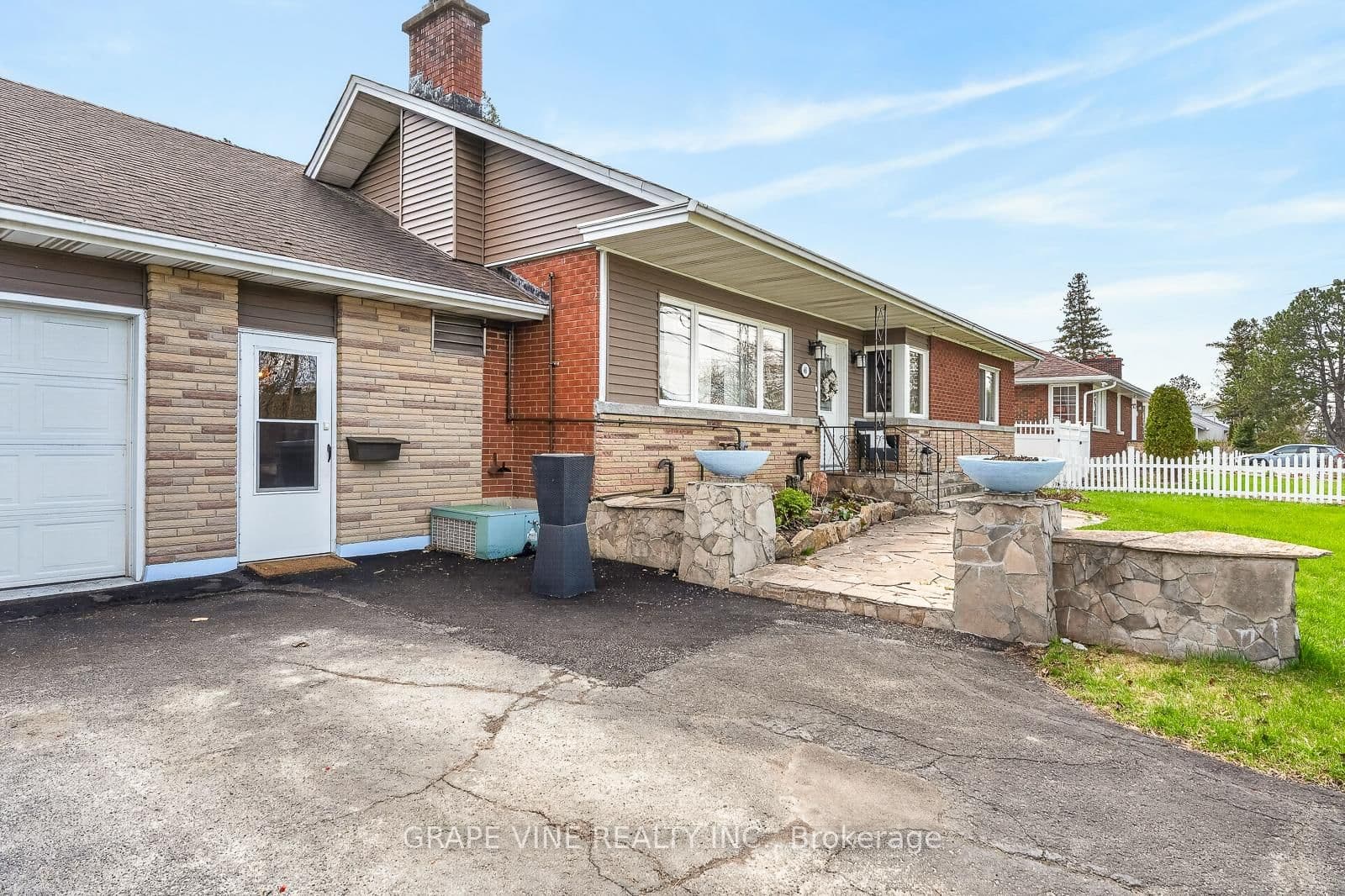 46 Macfarlane Road, Ottawa, ON — photo 3