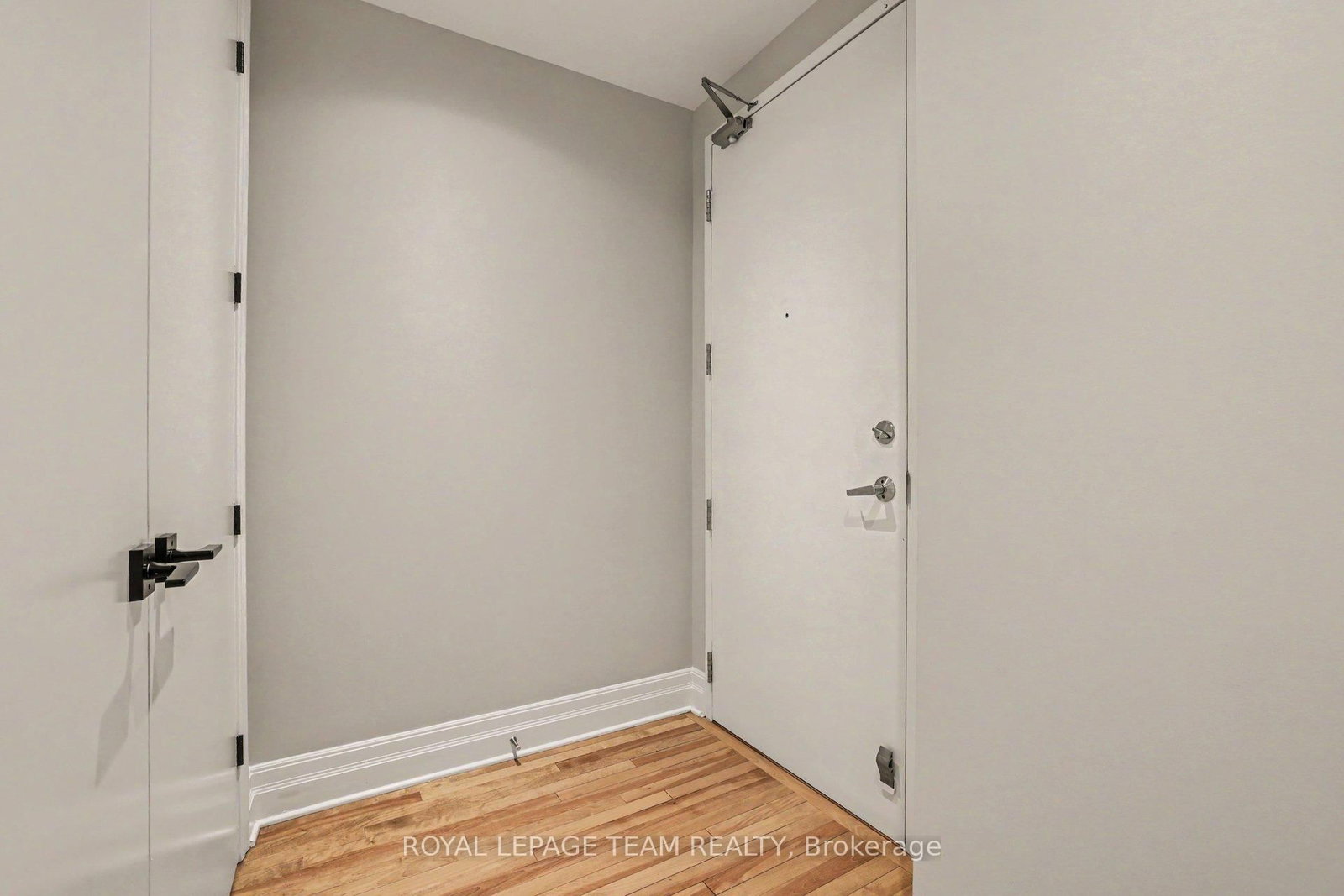 301 - 330 Loretta Avenue, Ottawa, ON — photo 3