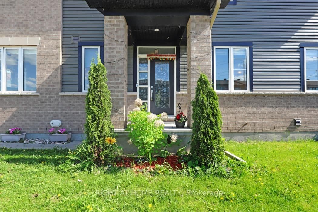 900 Serrano Street, Orleans, ON — photo 2