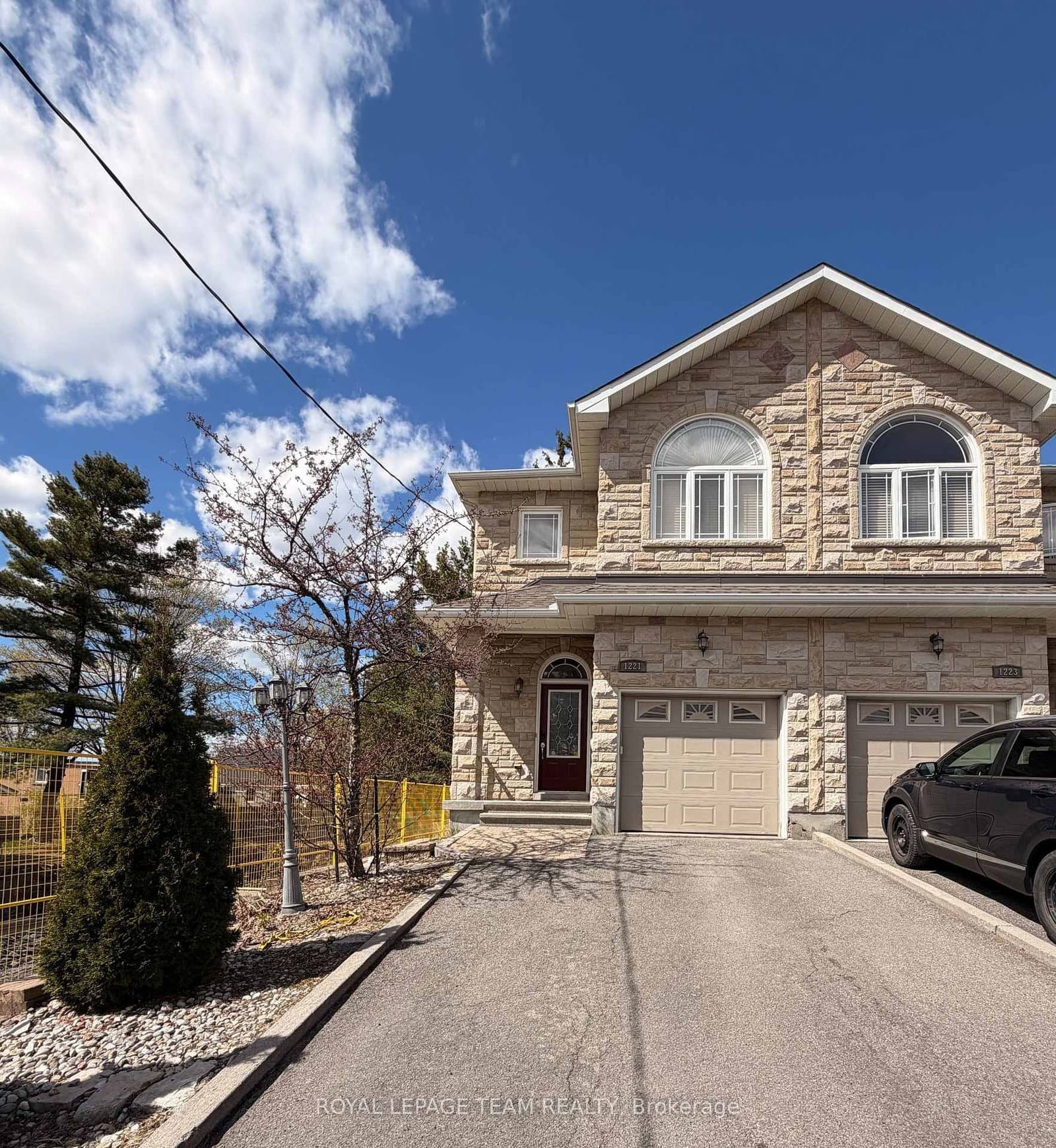 1221 Anoka Street, Ottawa, ON