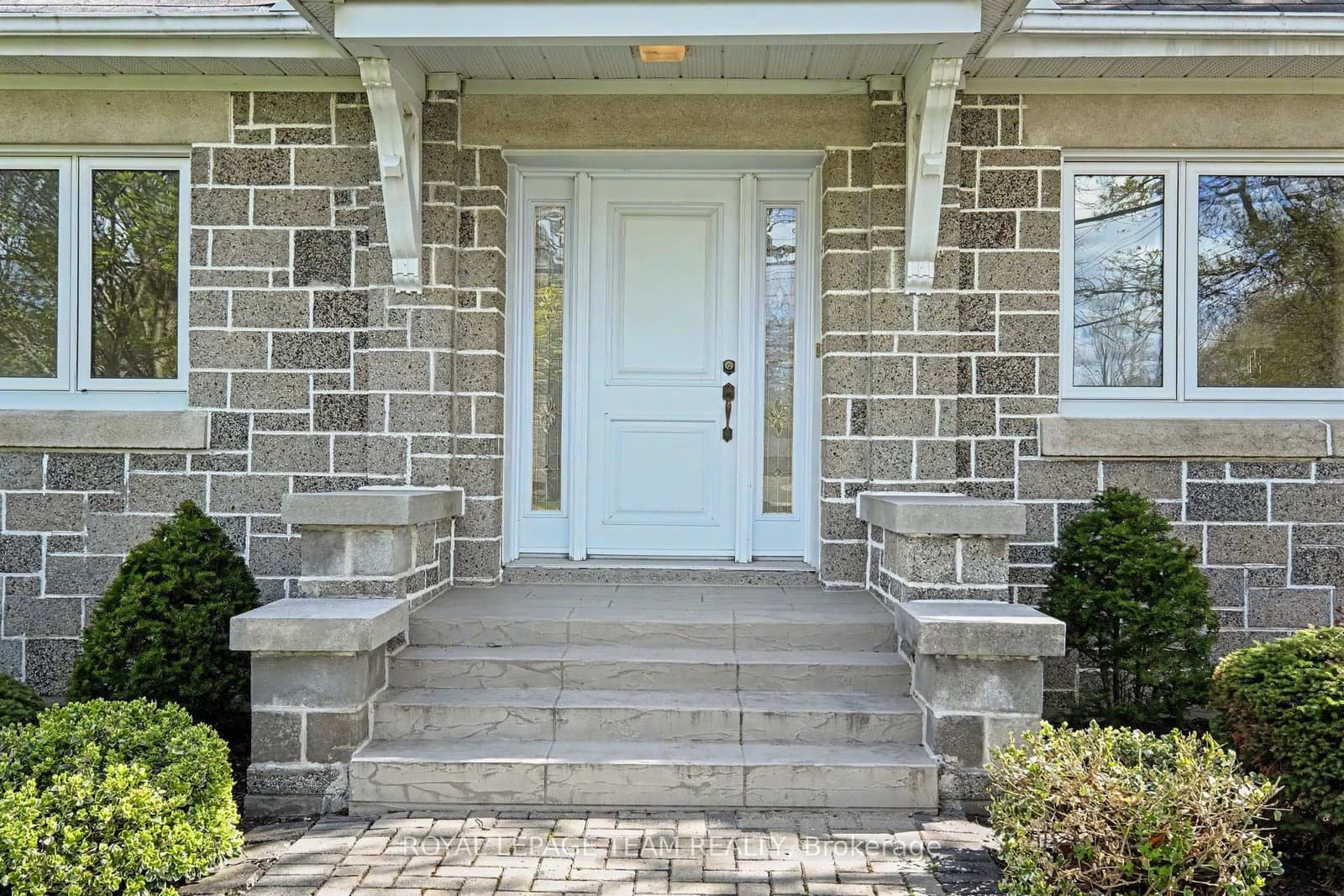 72 Fowler Street, Richmond, ON — photo 3
