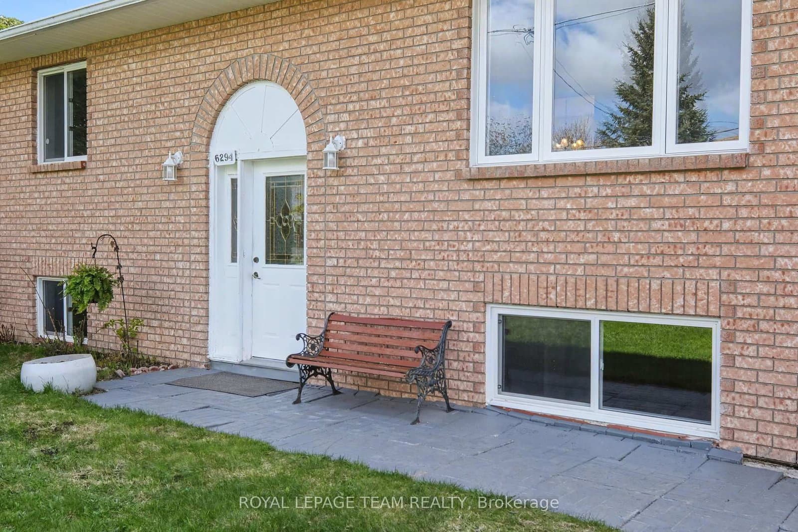 6294 Ottawa Street, Richmond, ON — photo 3