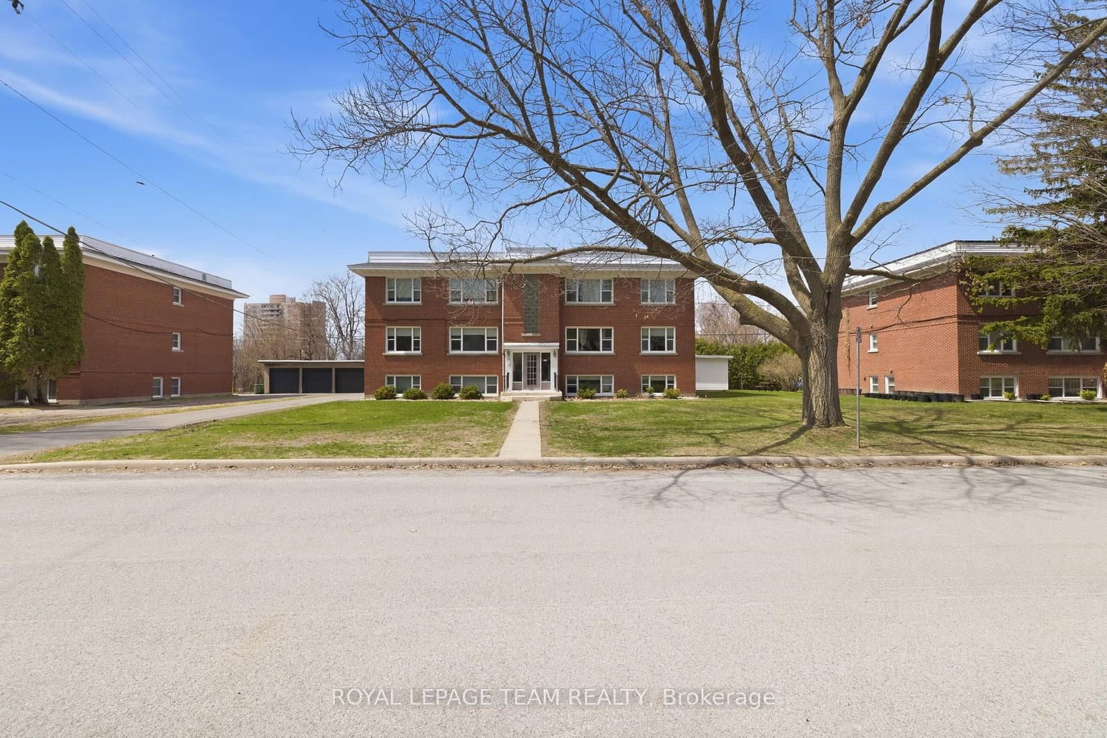 2164 Blossom Drive, Ottawa, ON — photo 2