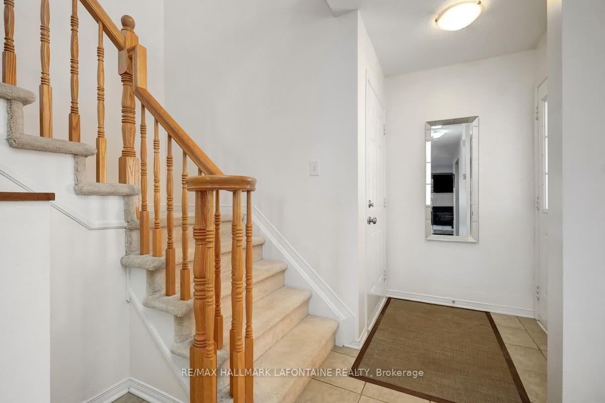 442 Wisteria Crescent, Ottawa, ON — photo 3