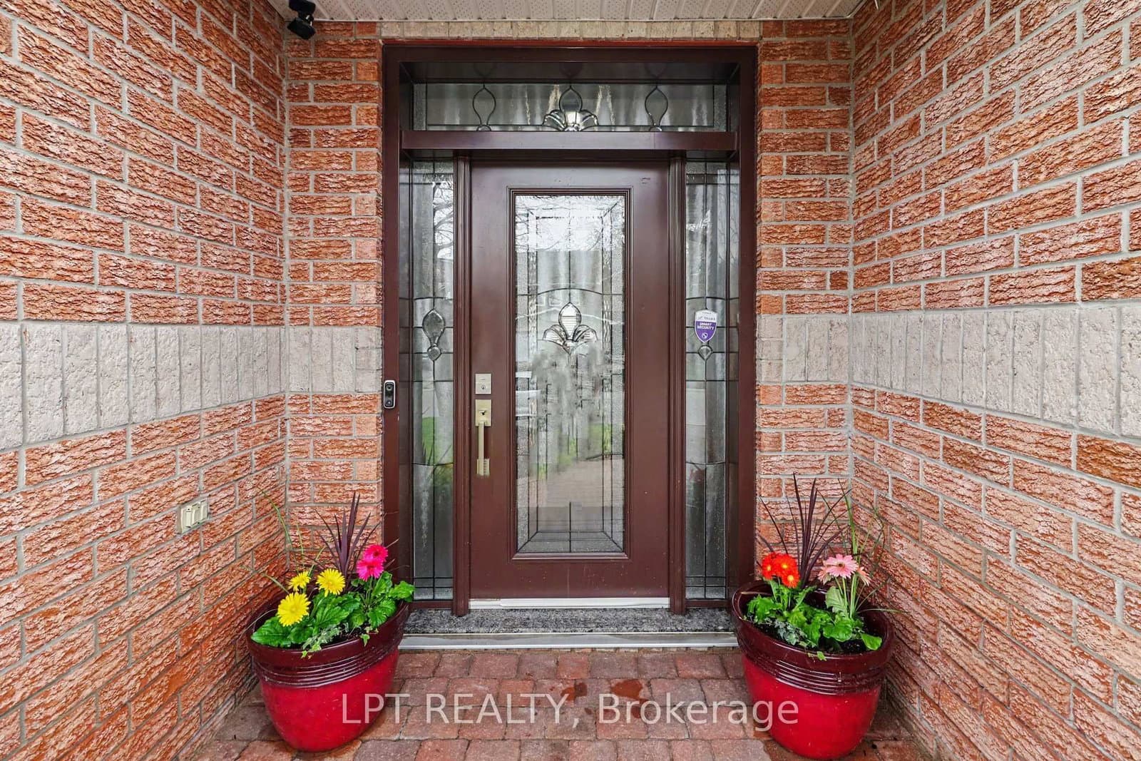 1942 CAPRIHANI Way, Orleans, ON — photo 3