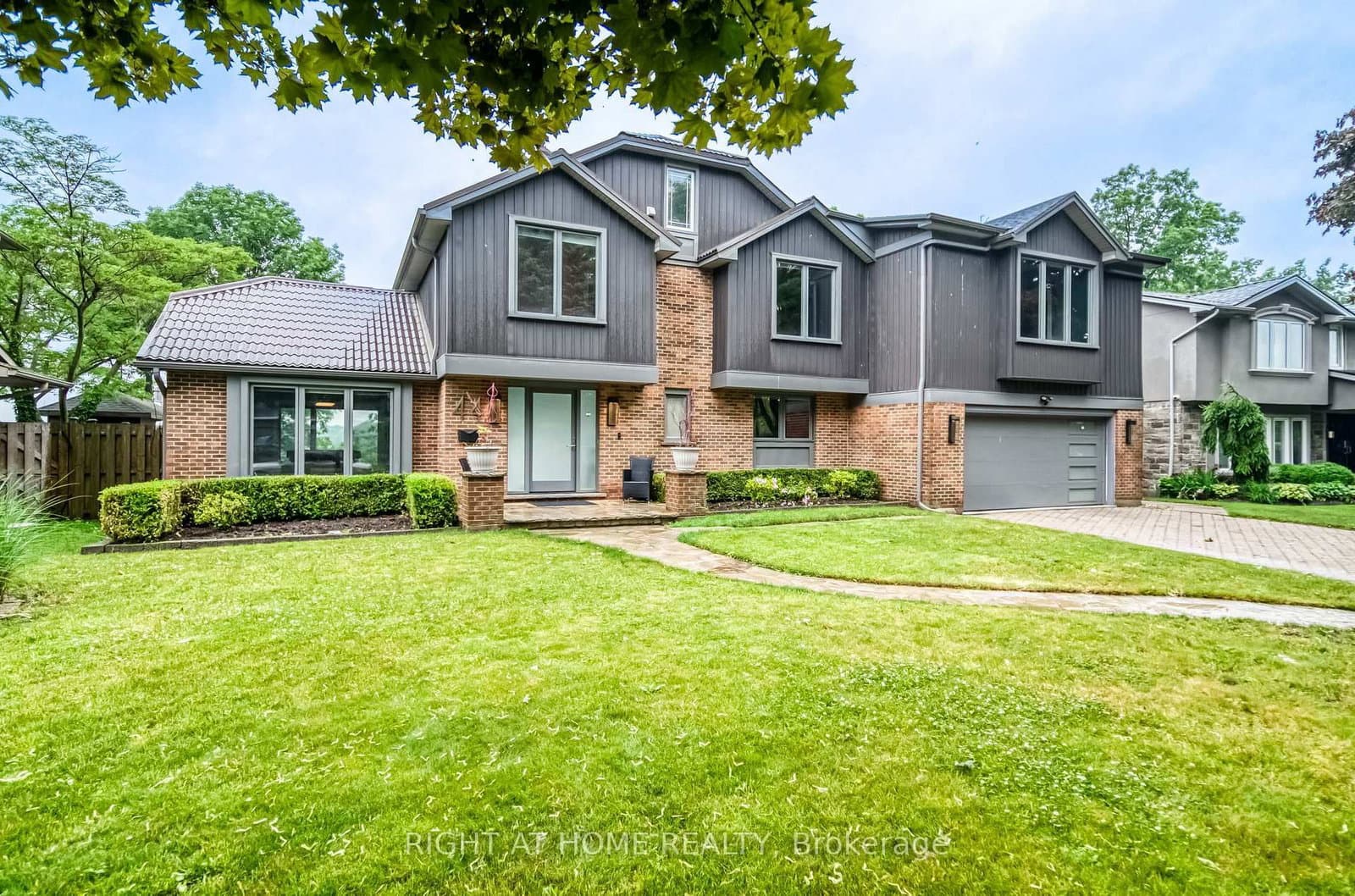 44 Royal Henley Boulevard, St. Catharines, ON