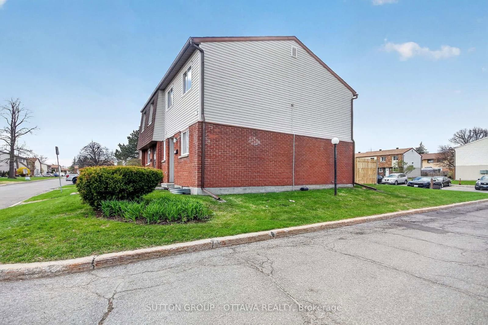 79 - 35D Woodvale Green, Ottawa, ON — photo 2