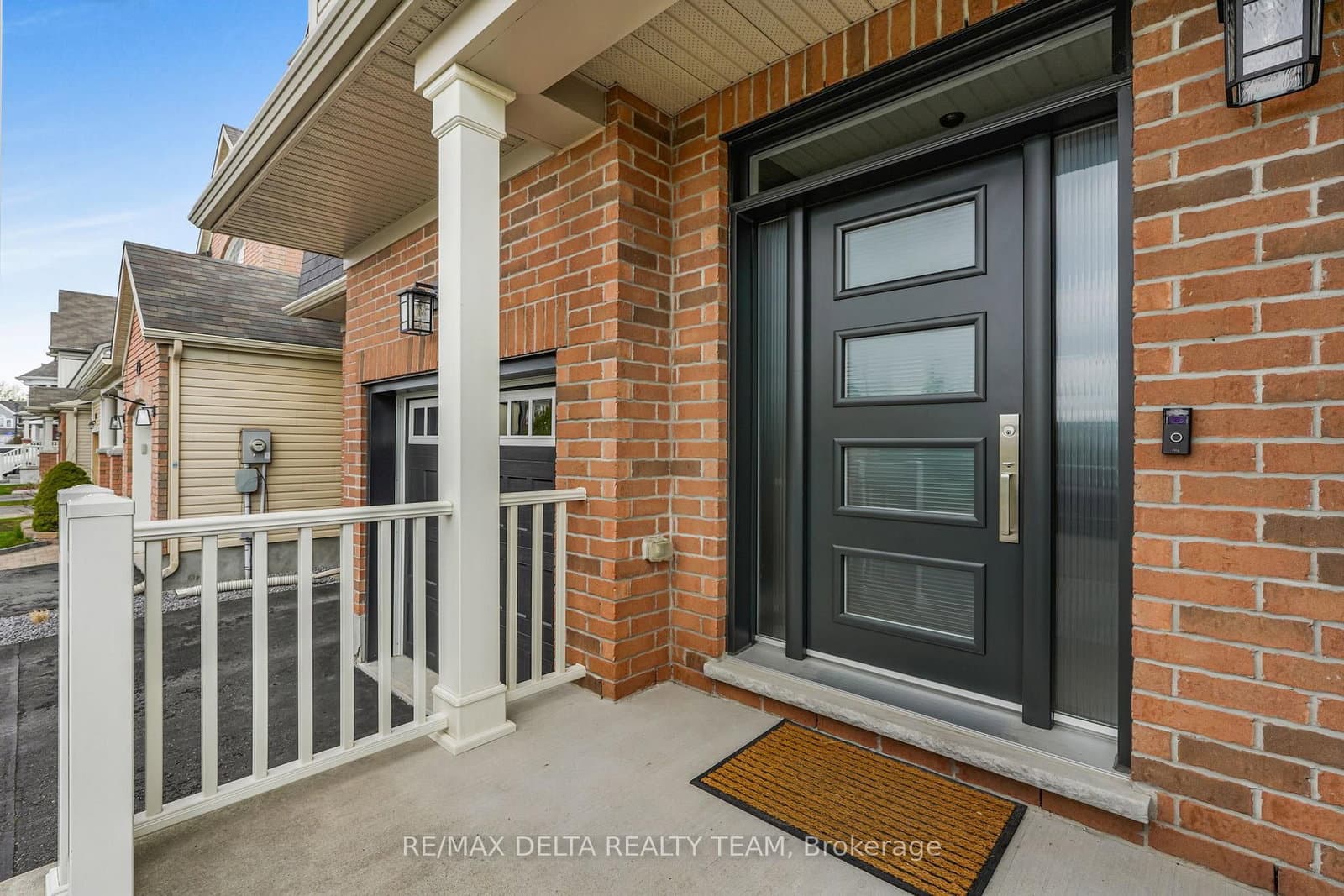 208 Serra Ridge, Ottawa, ON — photo 3
