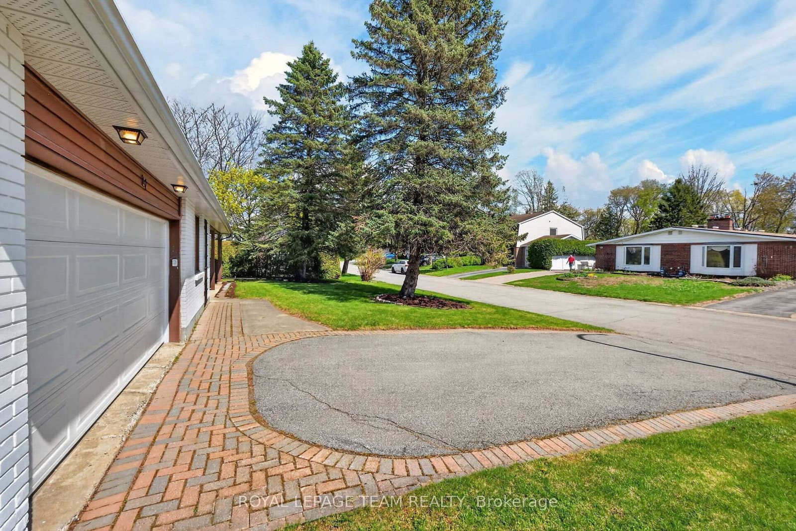 21 Lindhurst Crescent, Ottawa, ON — photo 2
