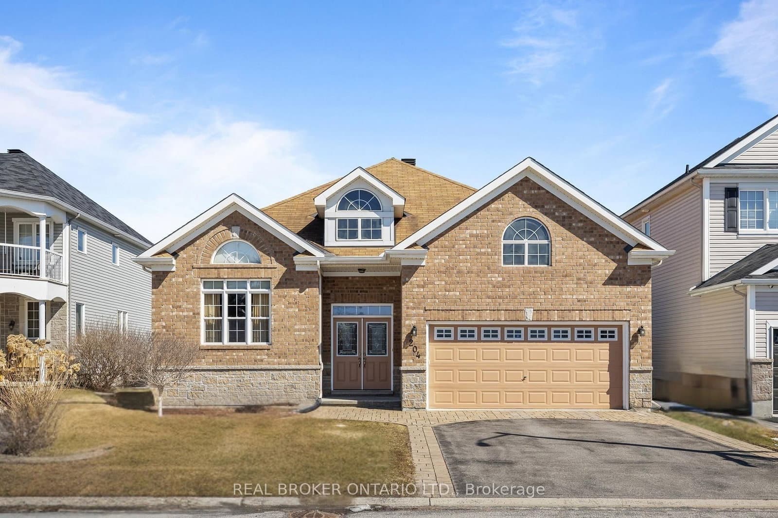204 Hillpark High Street, Ottawa, ON — photo 2