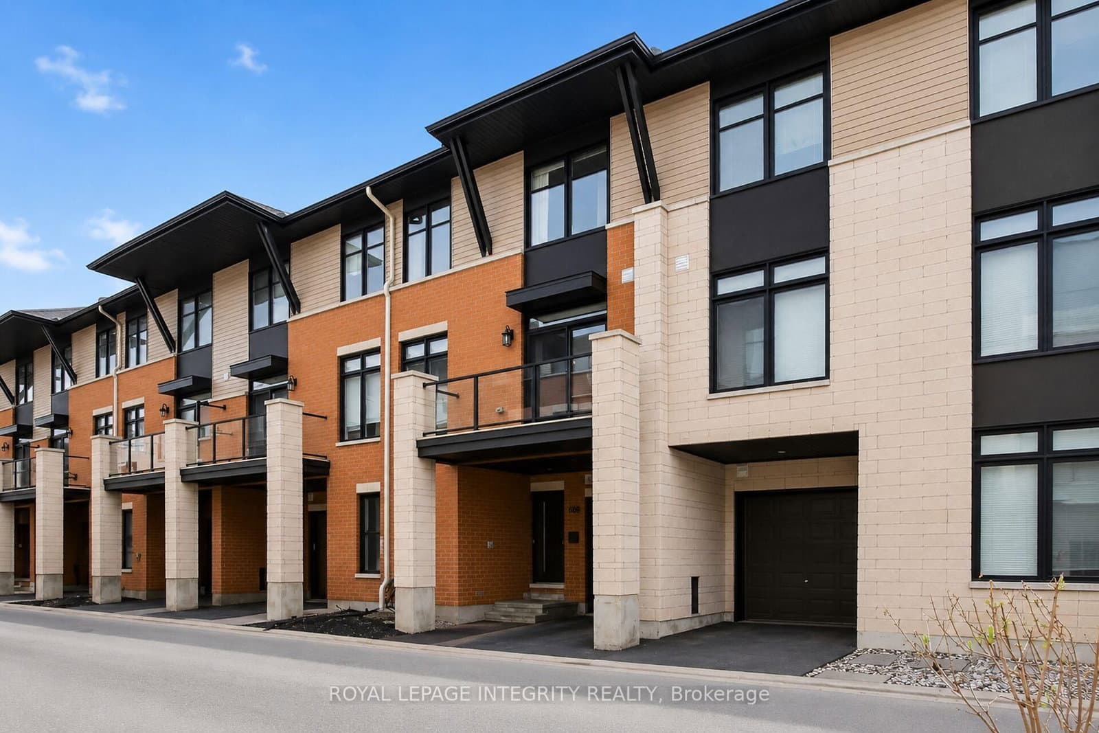 608 Chaperal Private, Ottawa, ON