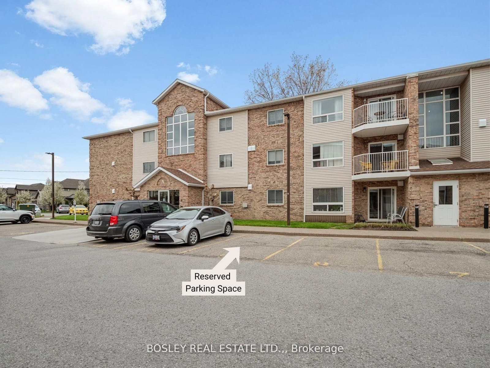 205A - 1061 Vansickle Road, St. Catharines, ON — photo 3