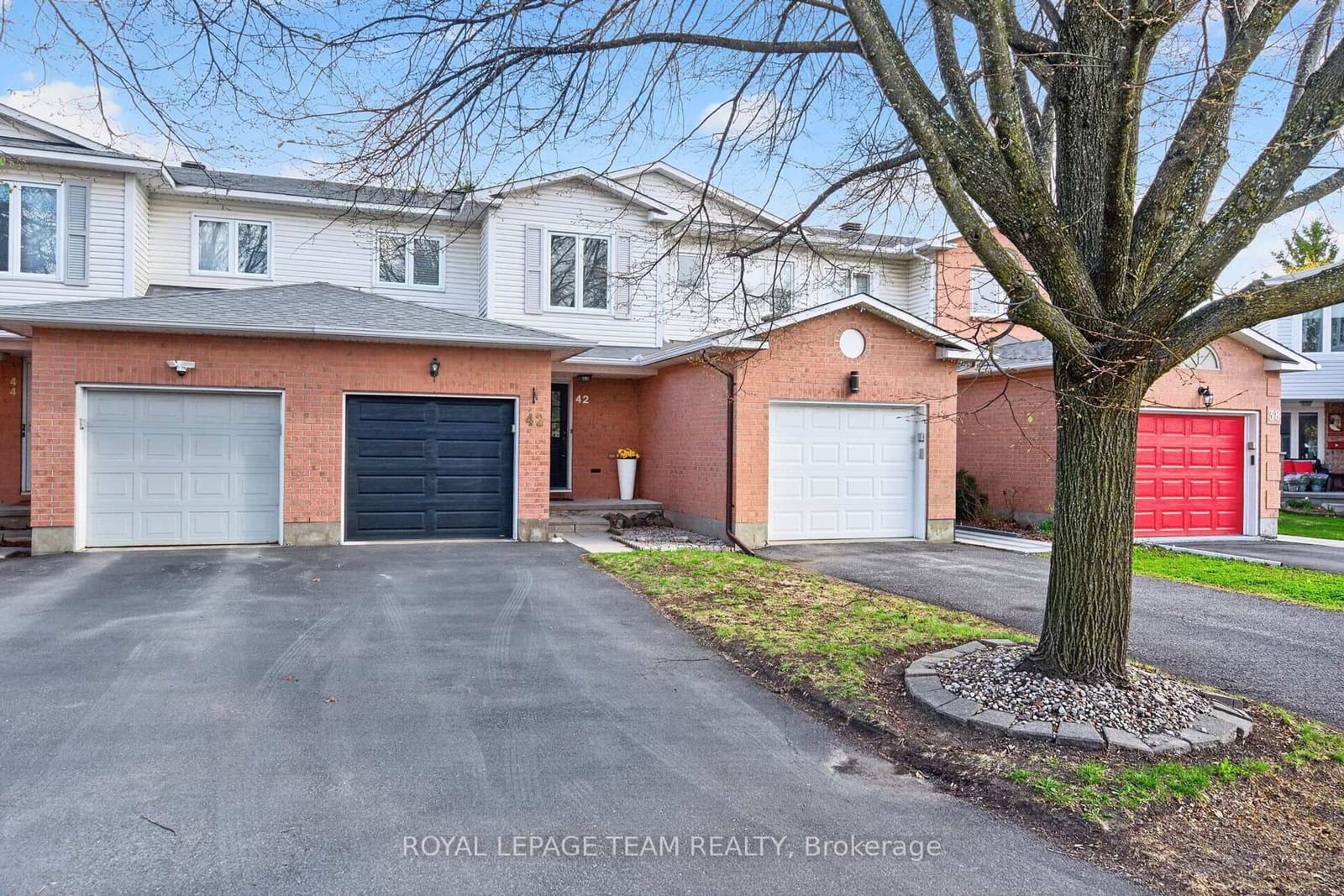 42 Baton Court, Kanata, ON — photo 2