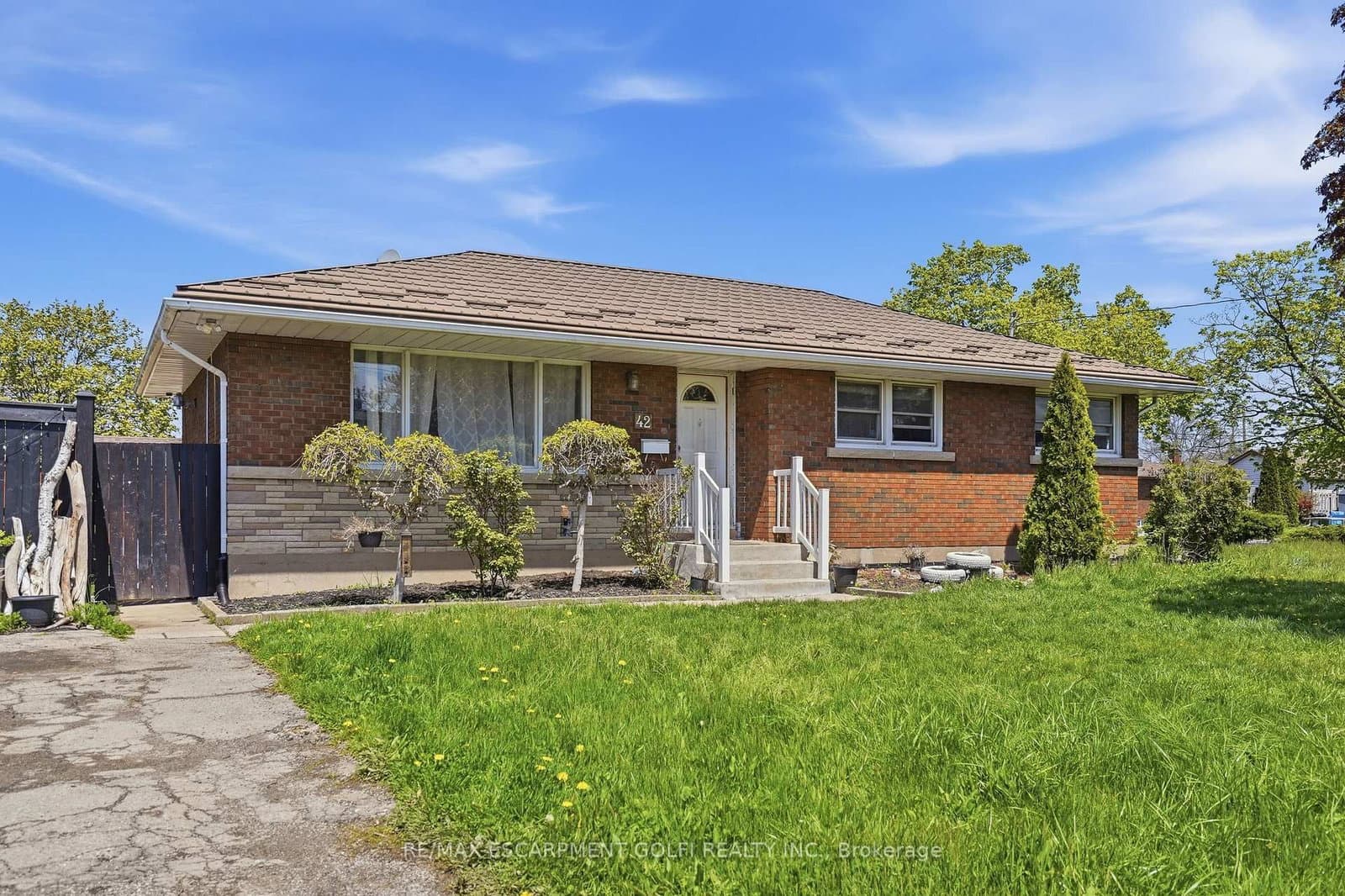 42 Sunnylea Drive, St. Catharines, ON — photo 2
