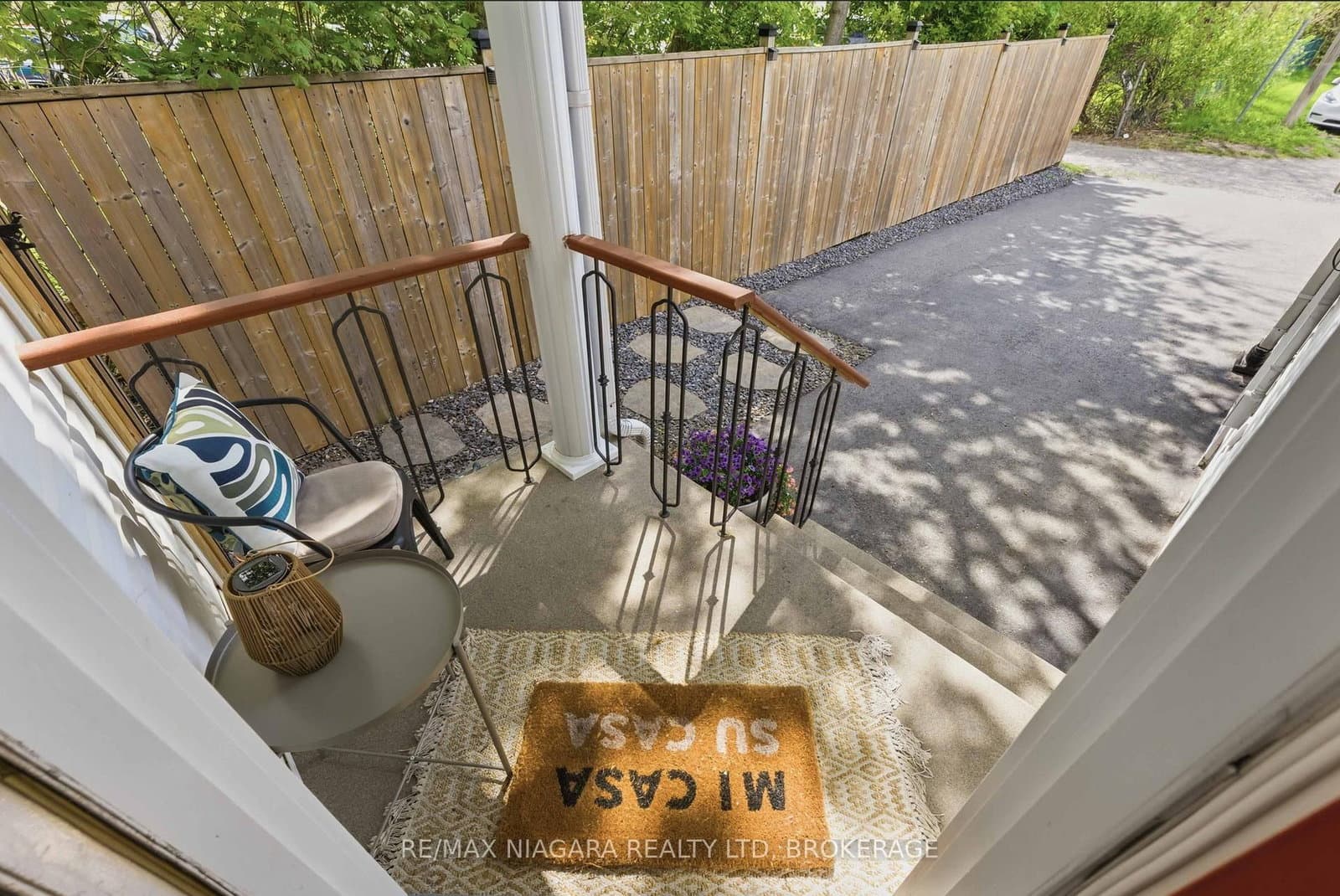 25 Beverly Street, St. Catharines, ON — photo 2