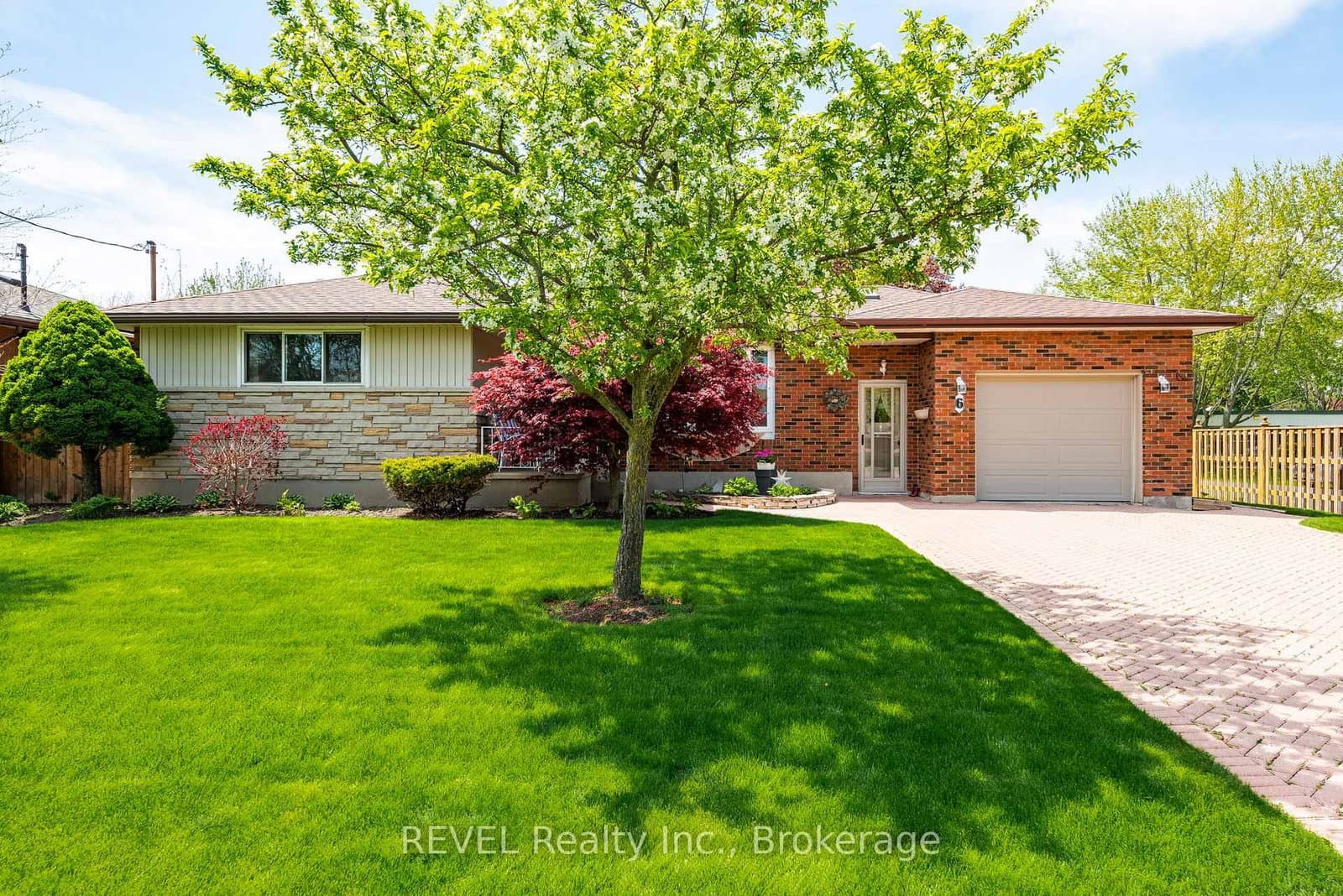 6 Harcove Street, St. Catharines, ON — photo 2