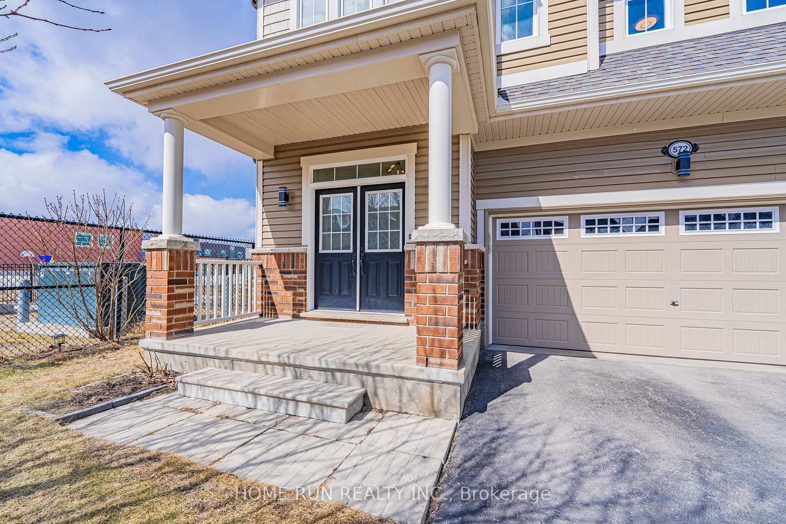 572 Dundonald Drive, Ottawa, ON — photo 3