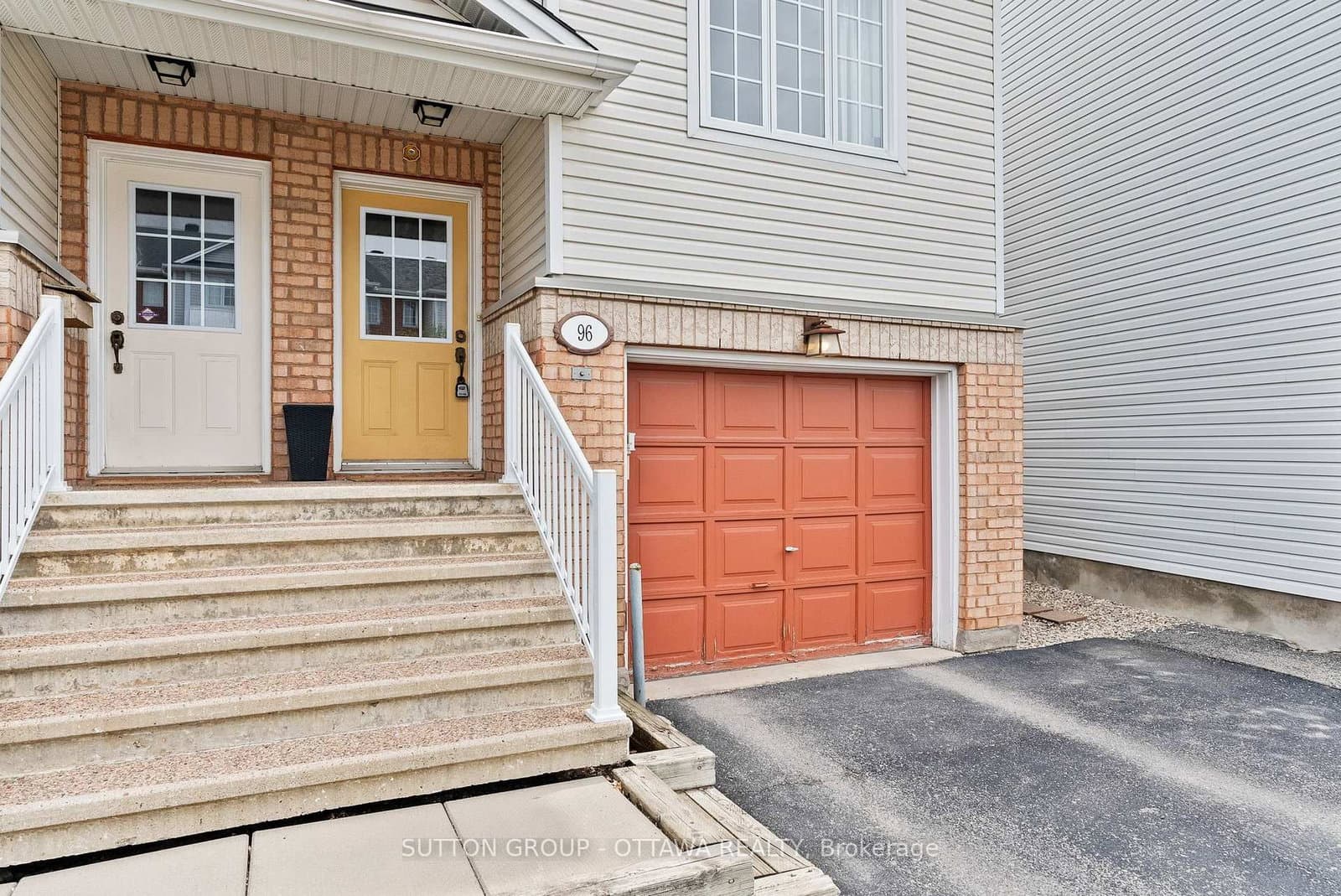 96 Manhattan Crescent, Ottawa, ON — photo 2