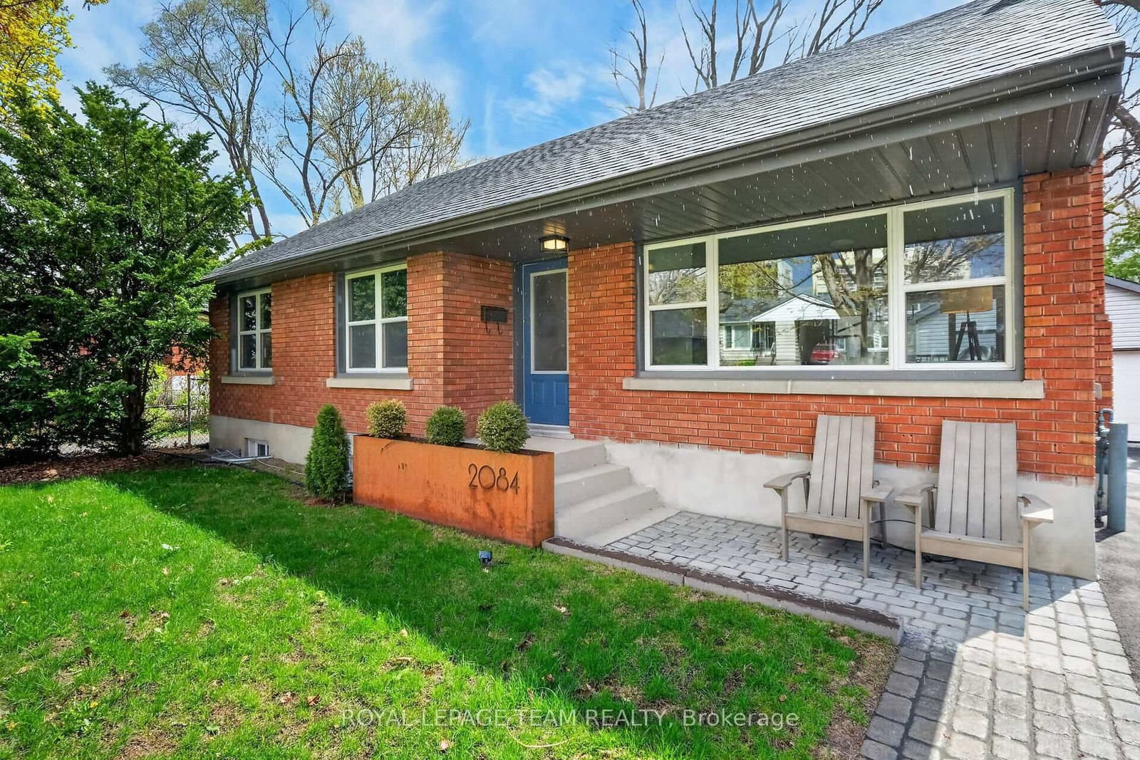 2084 Honeywell Avenue, Ottawa, ON — photo 2