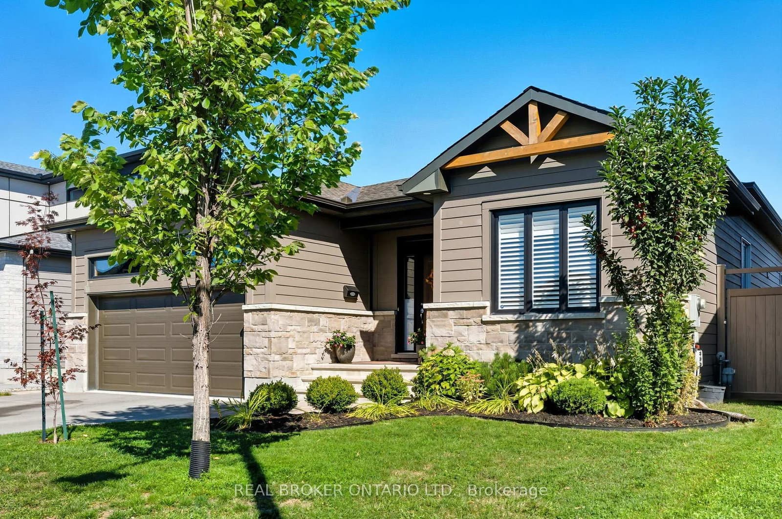 82 Axel Crescent, Ottawa, ON