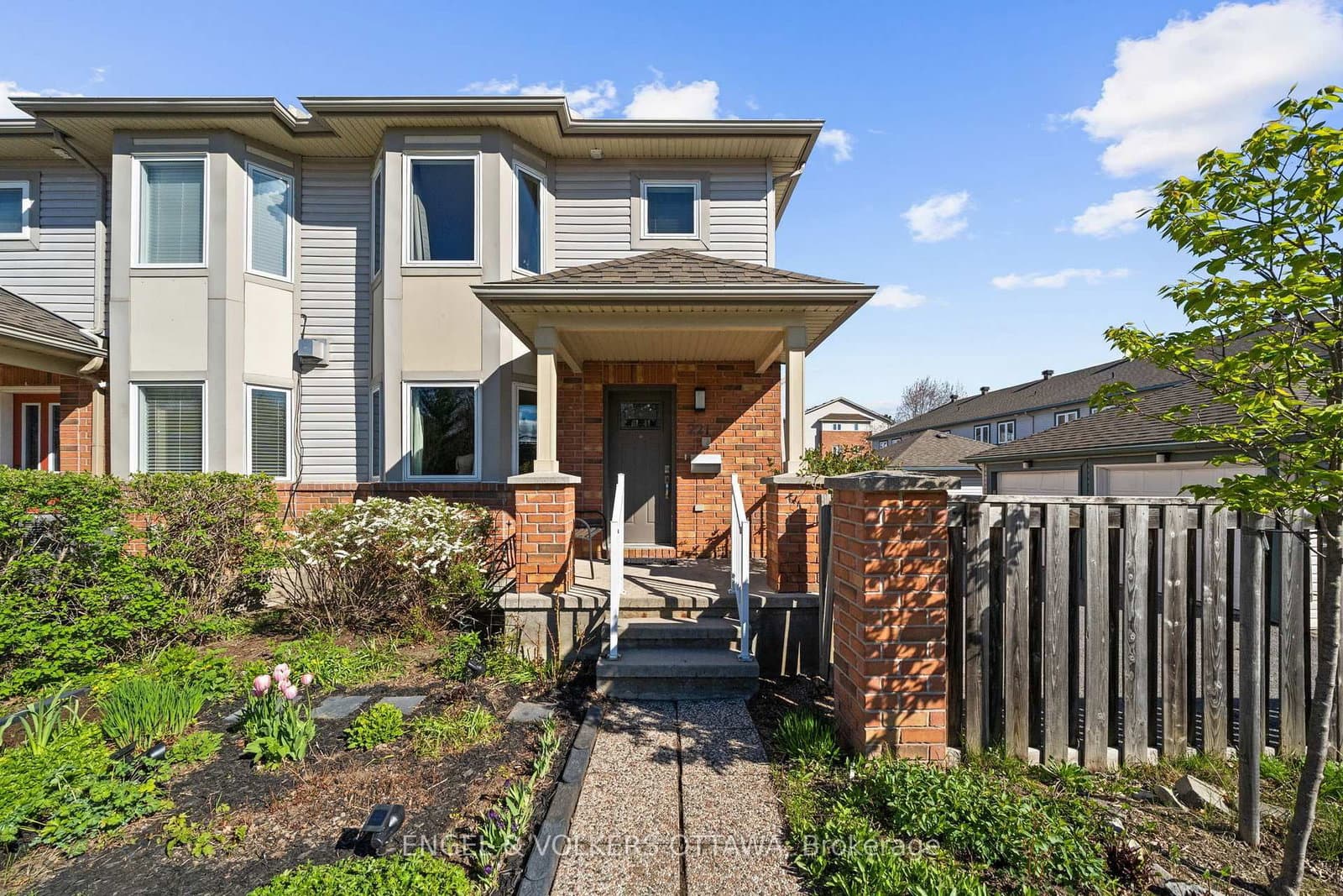 221 Monterey Drive, Ottawa, ON