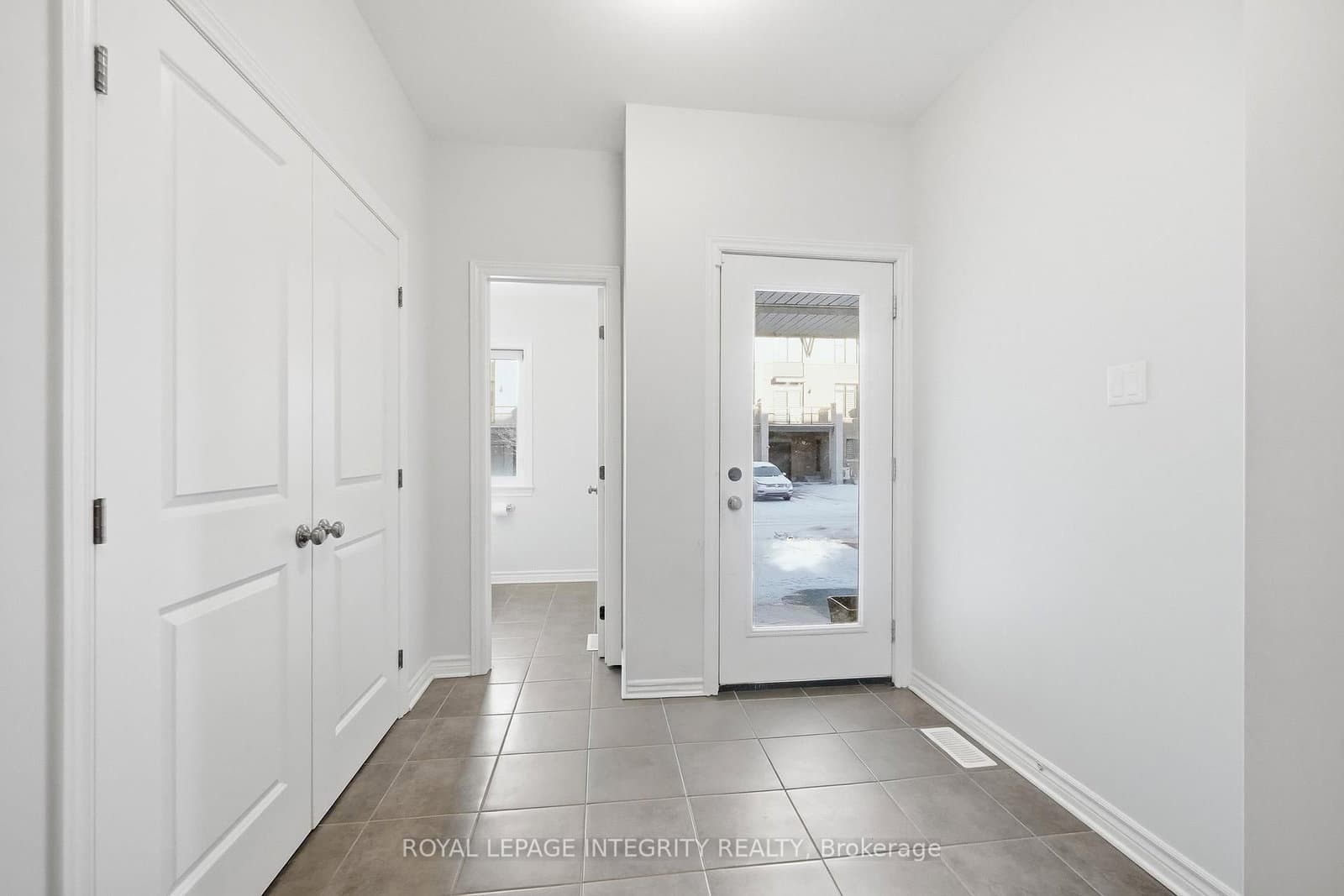 520 Stadacone Row, Ottawa, ON — photo 3