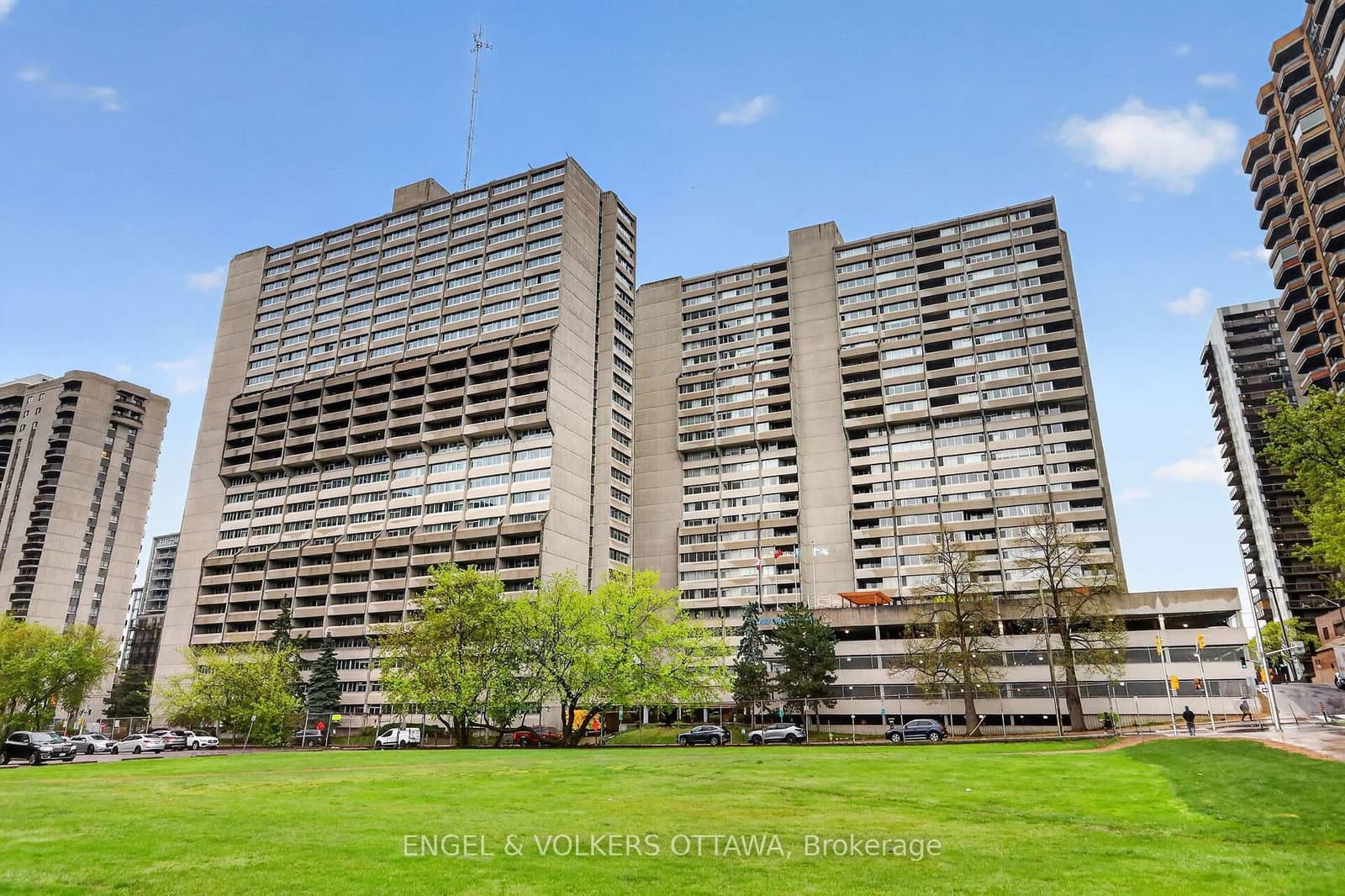PH5 - 530 Laurier Avenue, Ottawa, ON