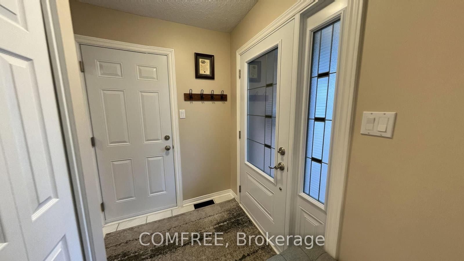 10 Durbin Court, Kanata, ON — photo 2