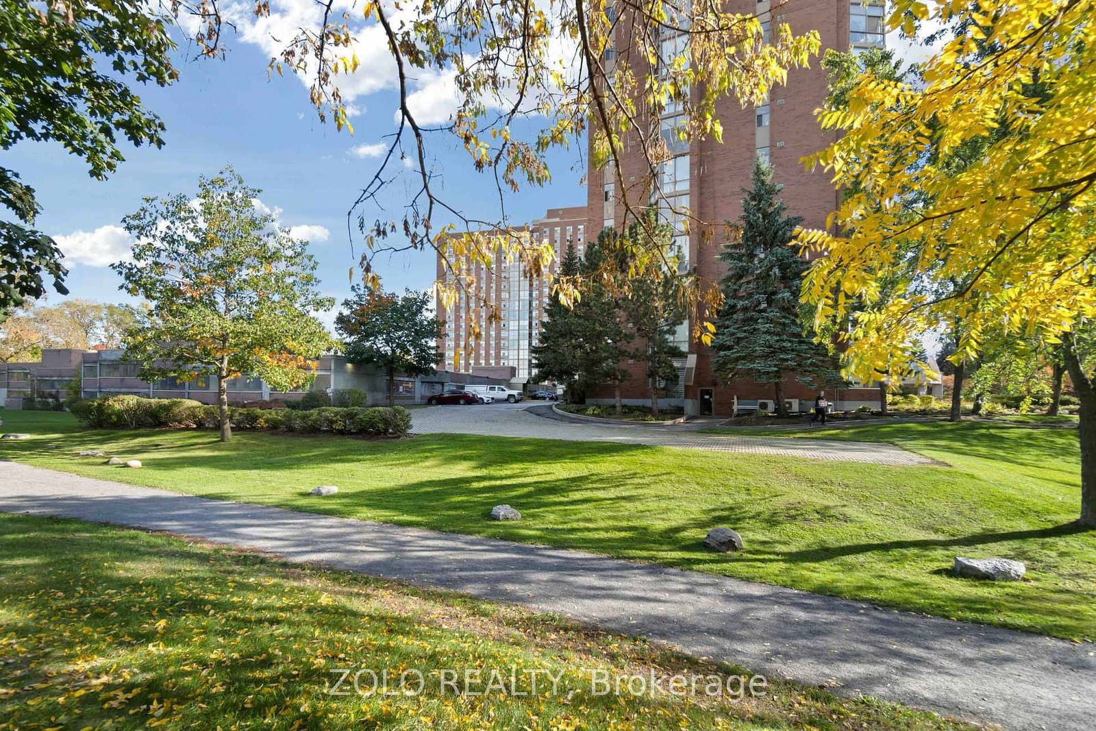 501 - 2759 Carousel Crescent, Ottawa, ON — photo 2