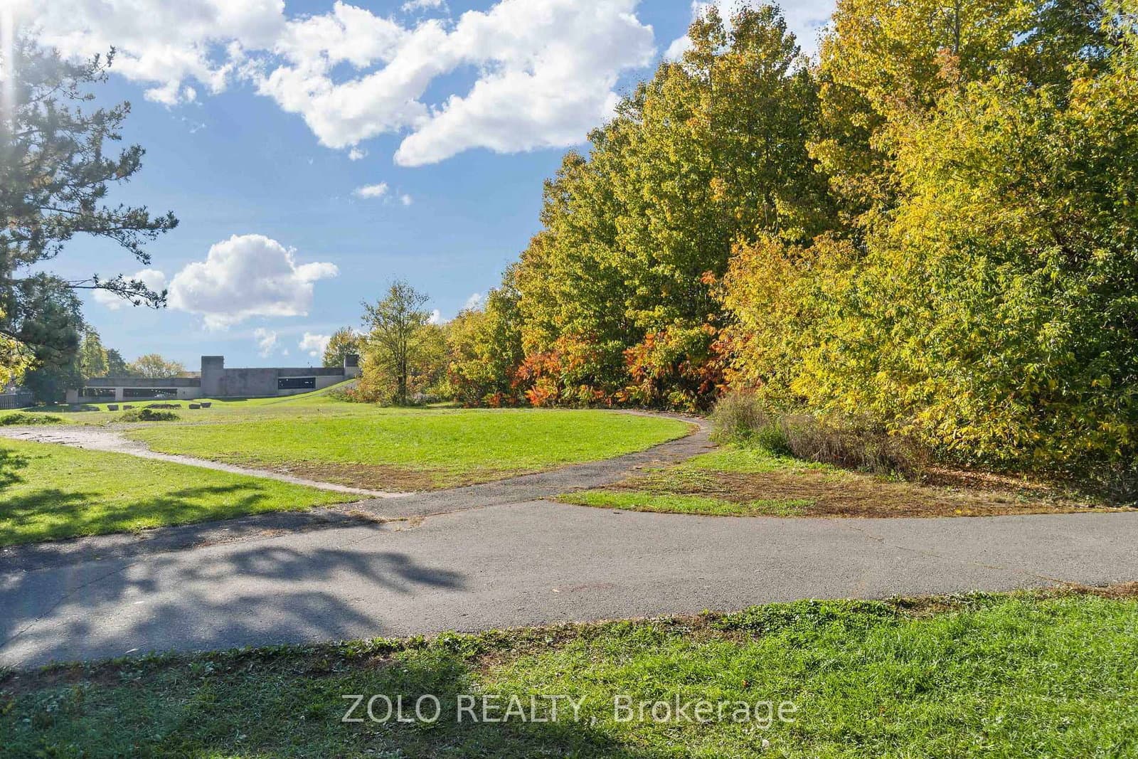 501 - 2759 Carousel Crescent, Ottawa, ON — photo 3