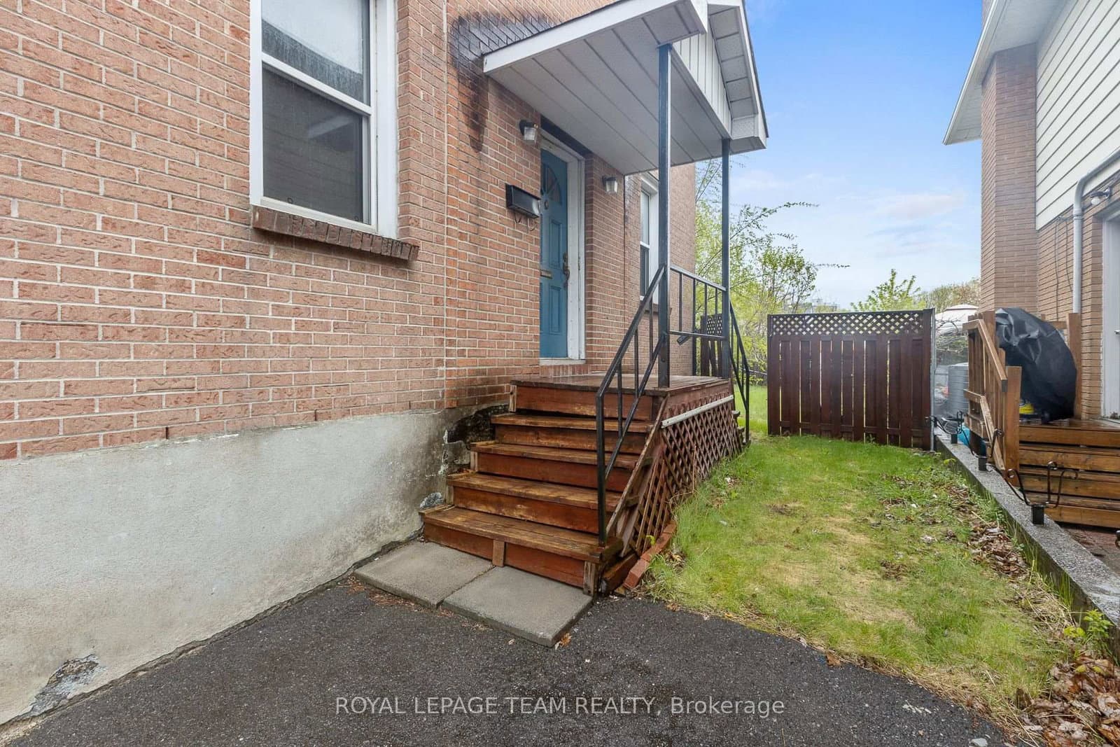 910 Pinecrest Road, Ottawa, ON — photo 2