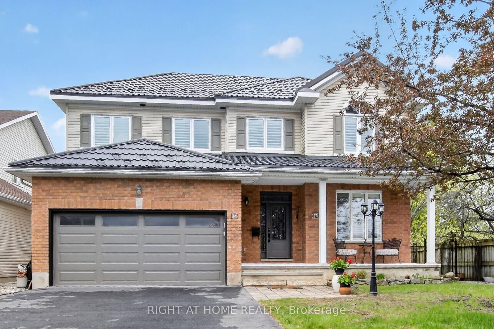 2 Harry Douglas Drive, Stittsville, ON — photo 2