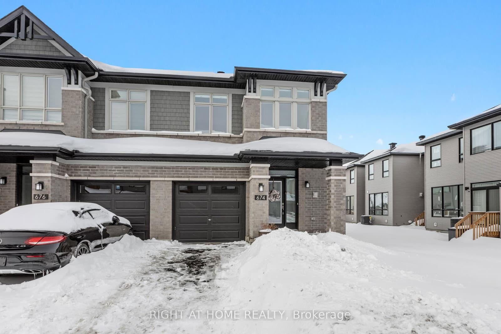 674 Honeydew Street, Ottawa, ON