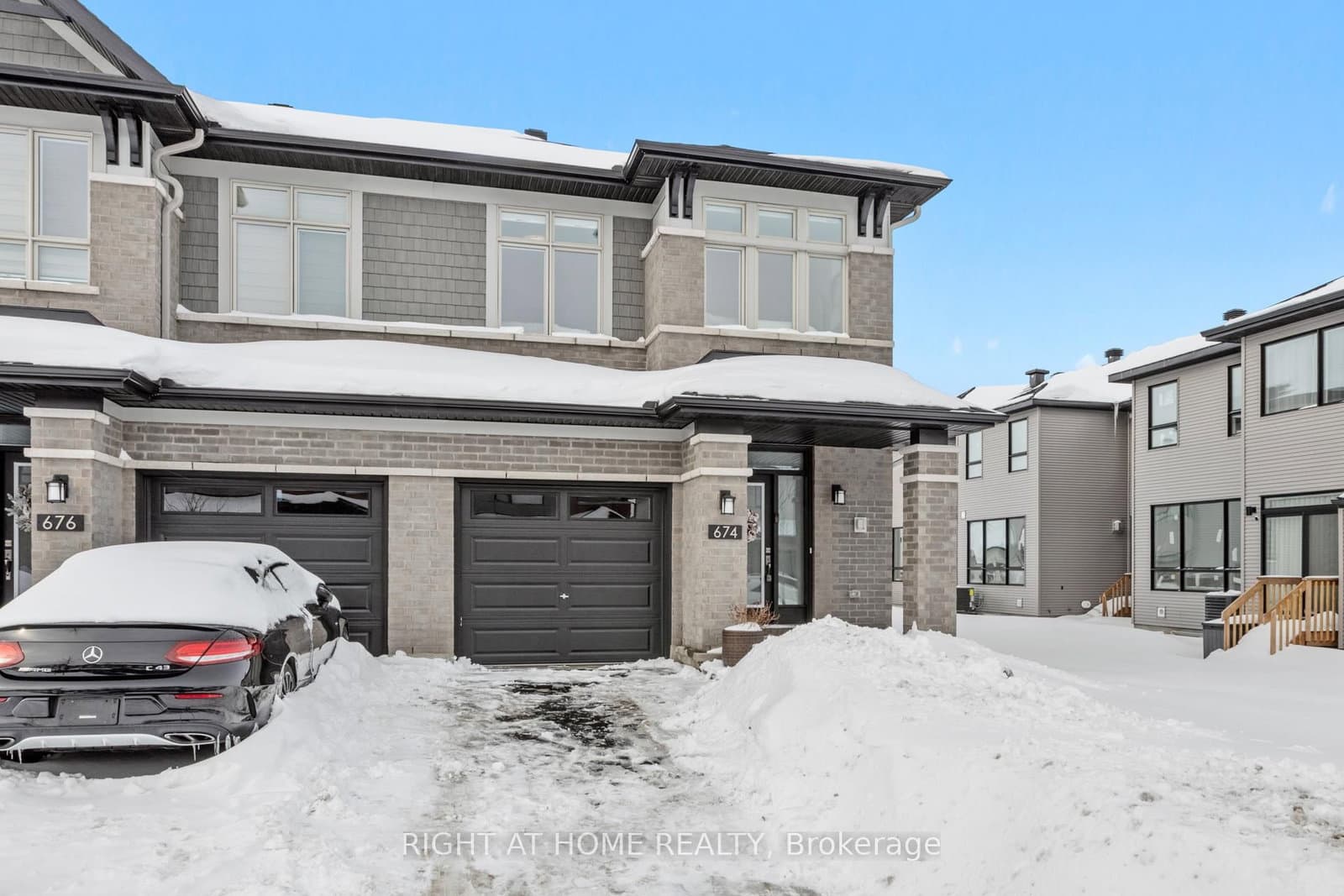674 Honeydew Street, Ottawa, ON — photo 2