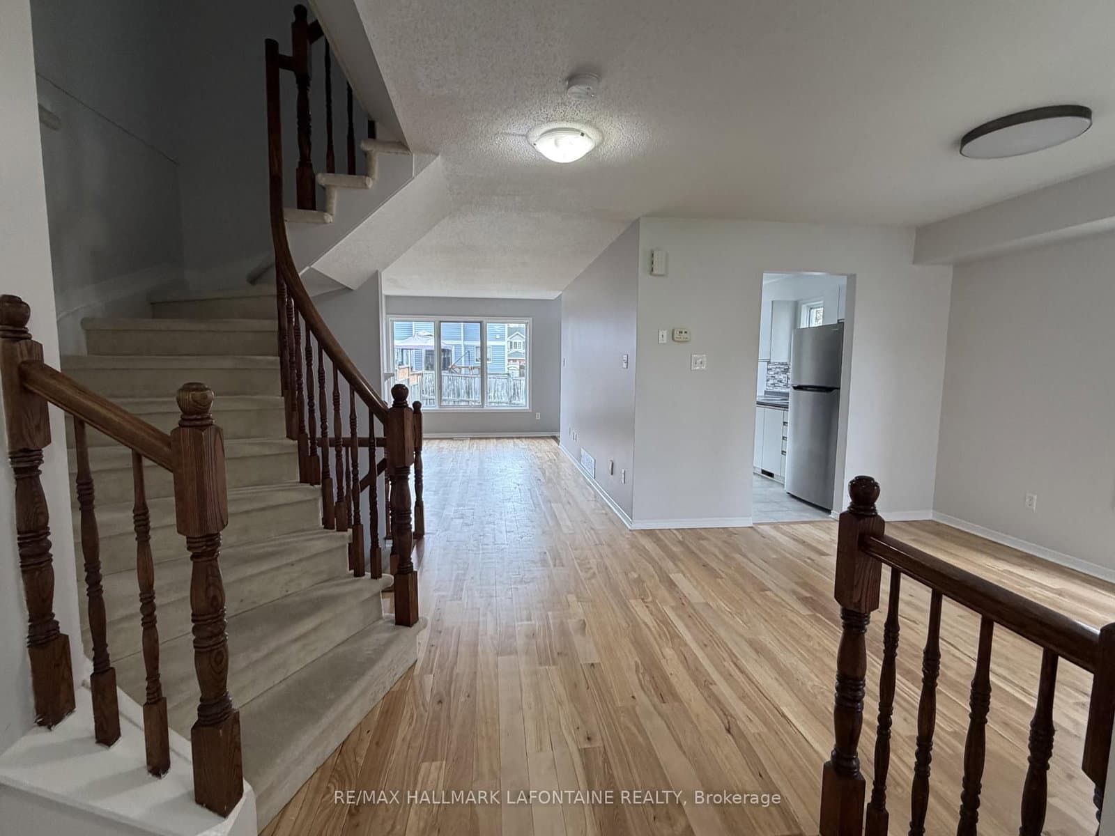 1523 Duplante Avenue, Ottawa, ON — photo 2