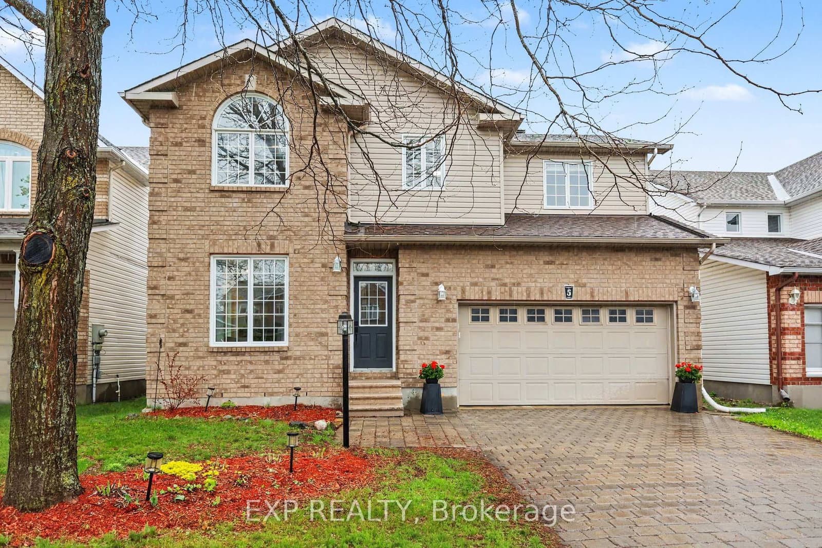5 Sundew Court, Stittsville, ON