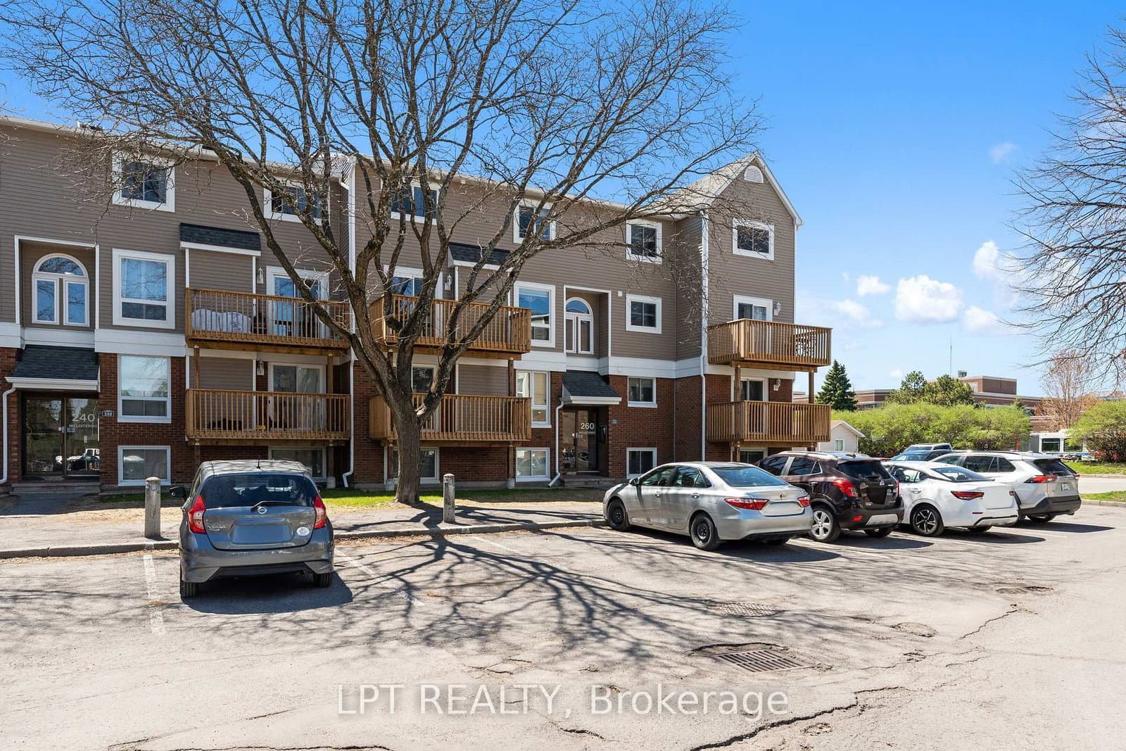 4 - 260 Fenerty Court, Ottawa, ON — photo 2