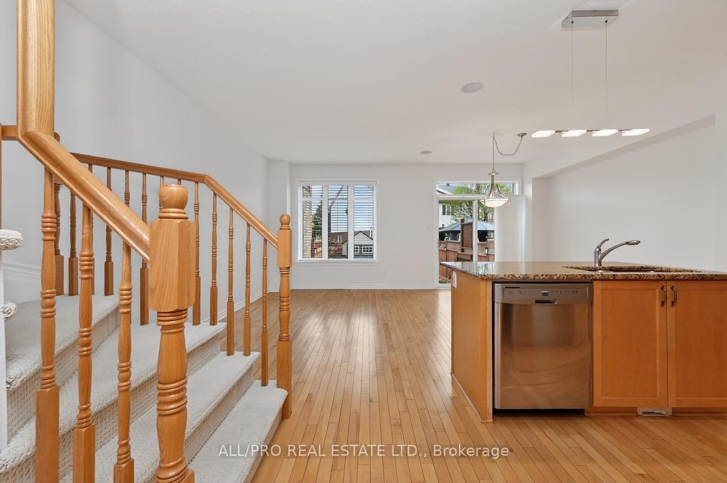 219 Jersey Tea Circle, Ottawa, ON — photo 3